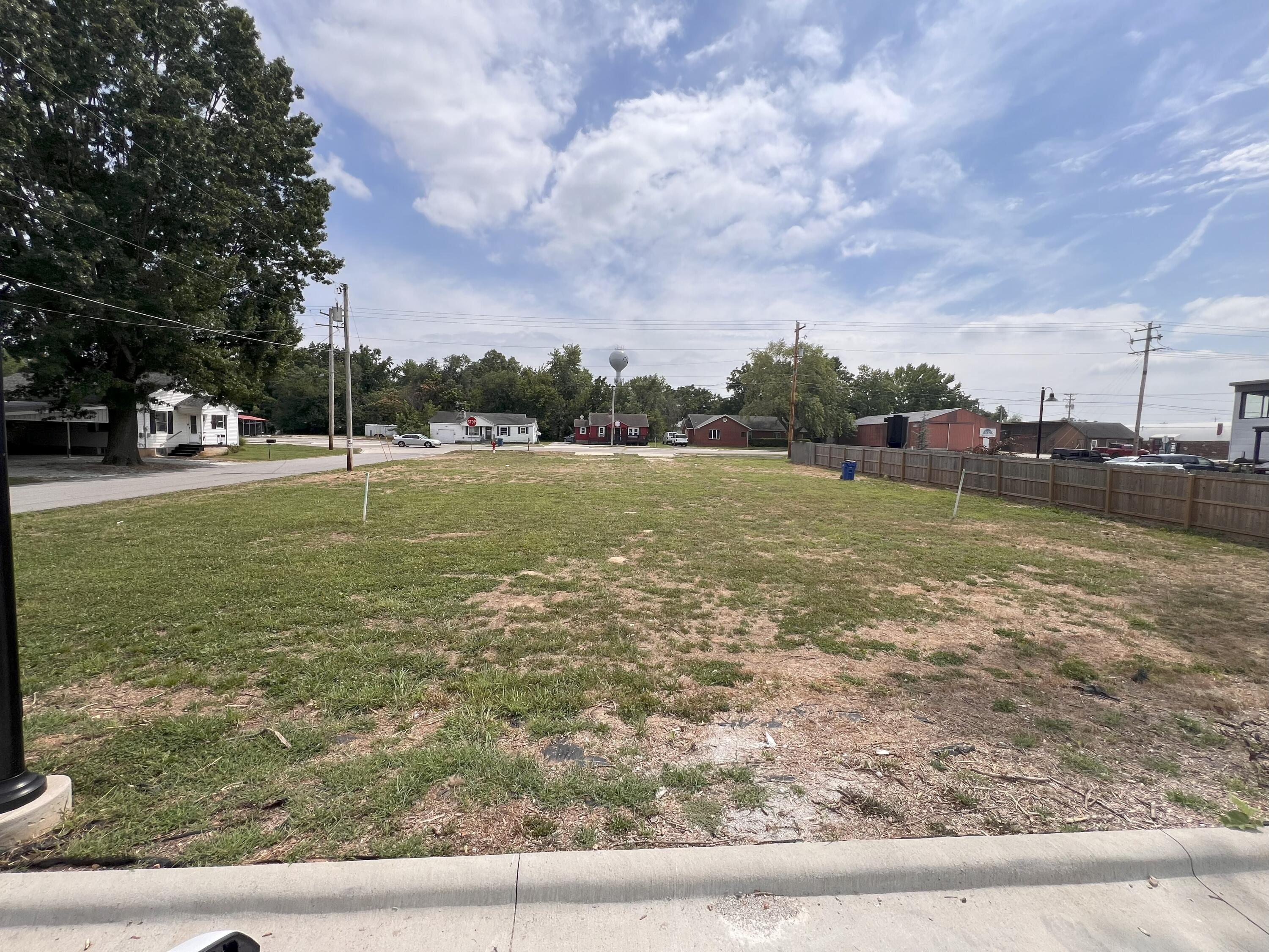 Photo 10 - Commercial Lease for sale – 209&211 E Mount Vernon Street  Nixa, MO
