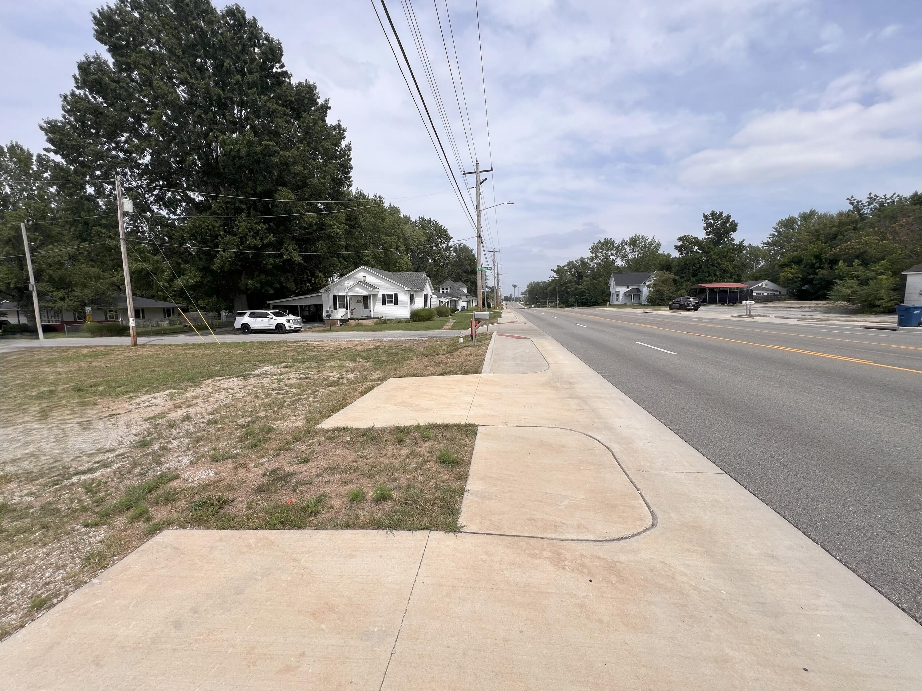 Photo 2 - Commercial Lease for sale – 209&211 E Mount Vernon Street  Nixa, MO