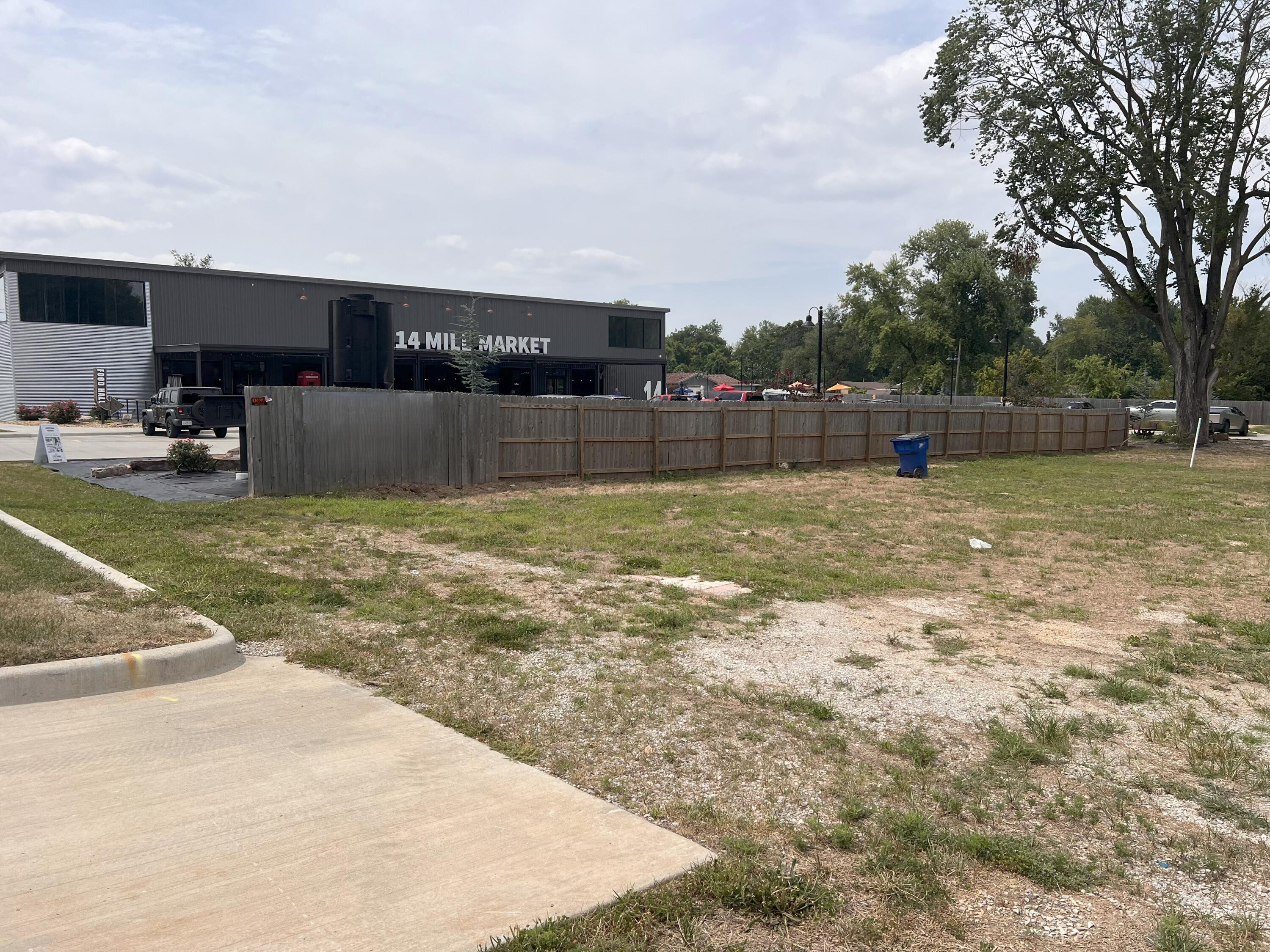 Photo 7 - Commercial Lease for sale – 209&211 E Mount Vernon Street  Nixa, MO