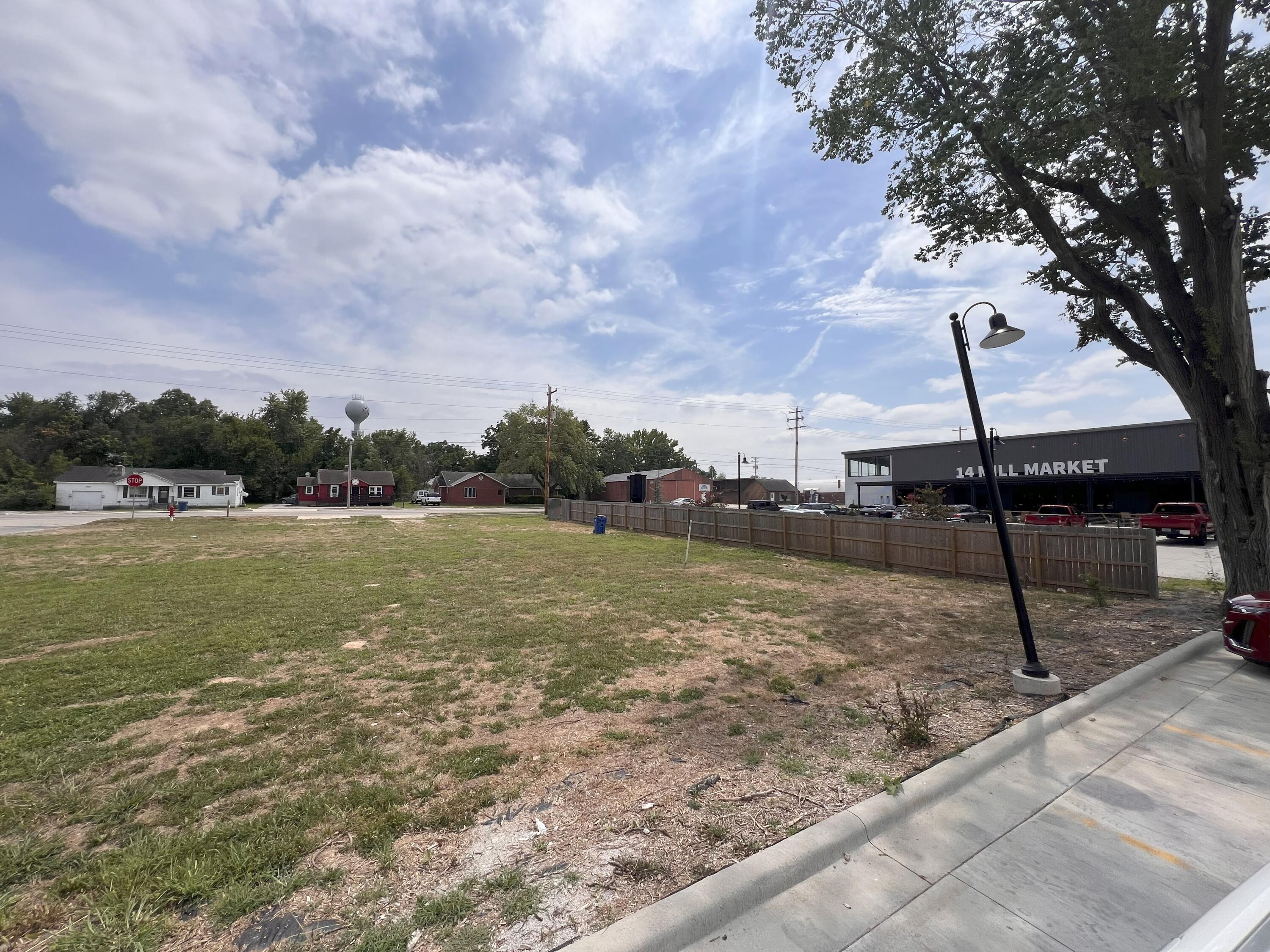 Photo 9 - Commercial Lease for sale – 209&211 E Mount Vernon Street  Nixa, MO