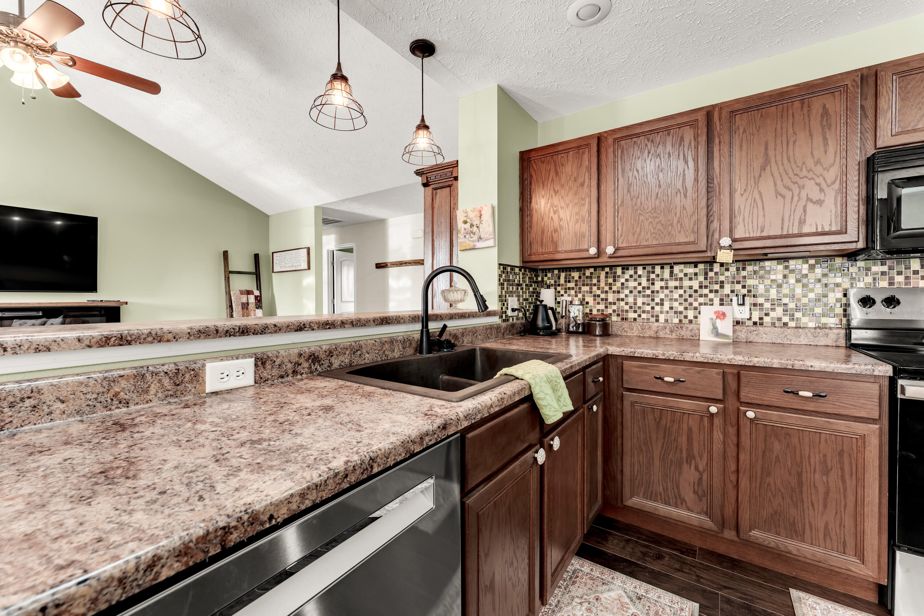 Photo 13 - Residential for sale – 1054 S Tanner Drive  Springfield, MO