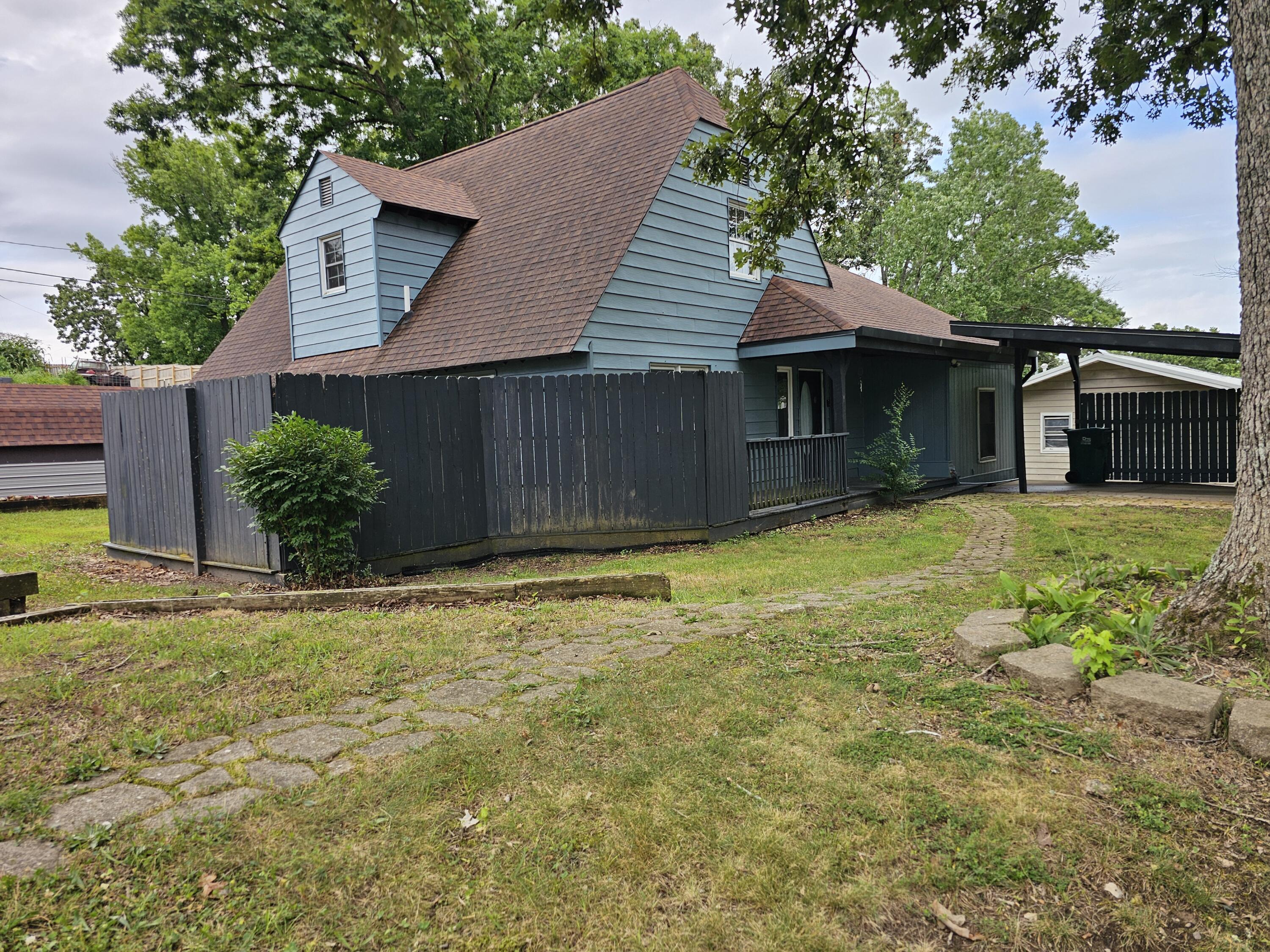 Photo 2 - Residential for sale – 1018  Patton Avenue  Cabool, MO