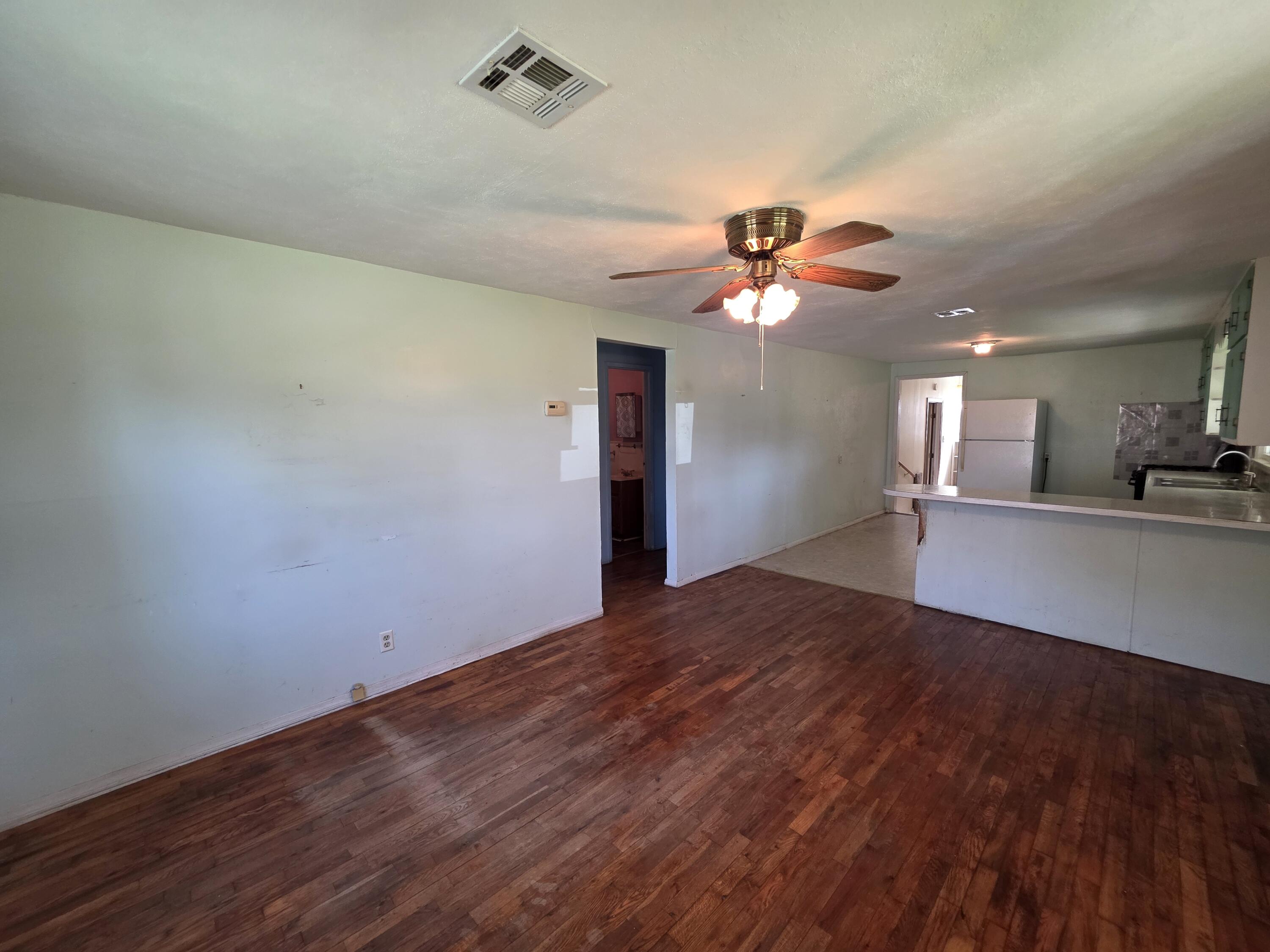 Photo 6 - Residential for sale – 307 W Carman Road  El Dorado Springs, MO