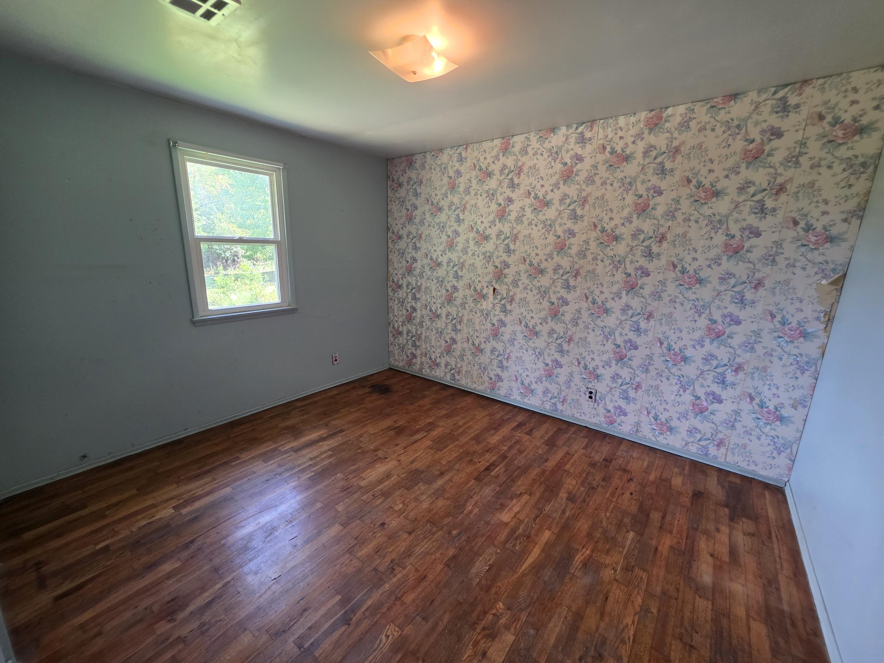 Photo 20 - Residential for sale – 307 W Carman Road  El Dorado Springs, MO