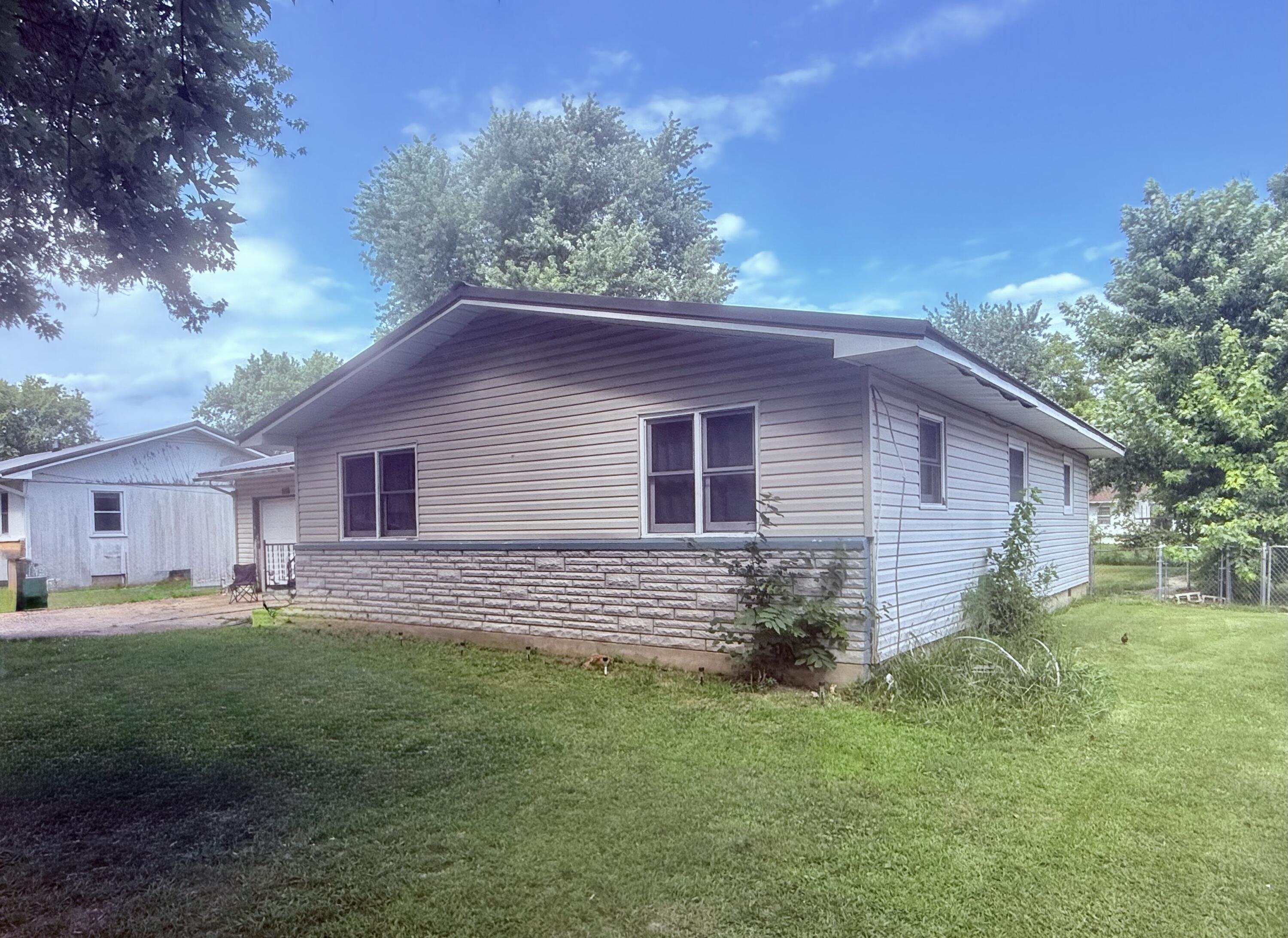 Photo 3 - Residential for sale – 509 S Randel Street  Mountain Grove, MO