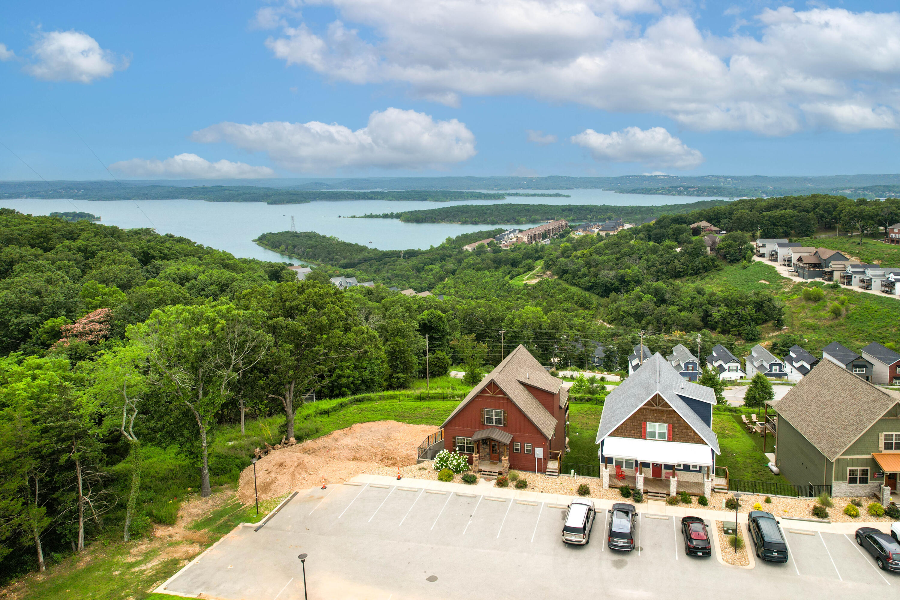 Photo 4 - Residential for sale – 160  Chateau Ridge Trail  Branson, MO