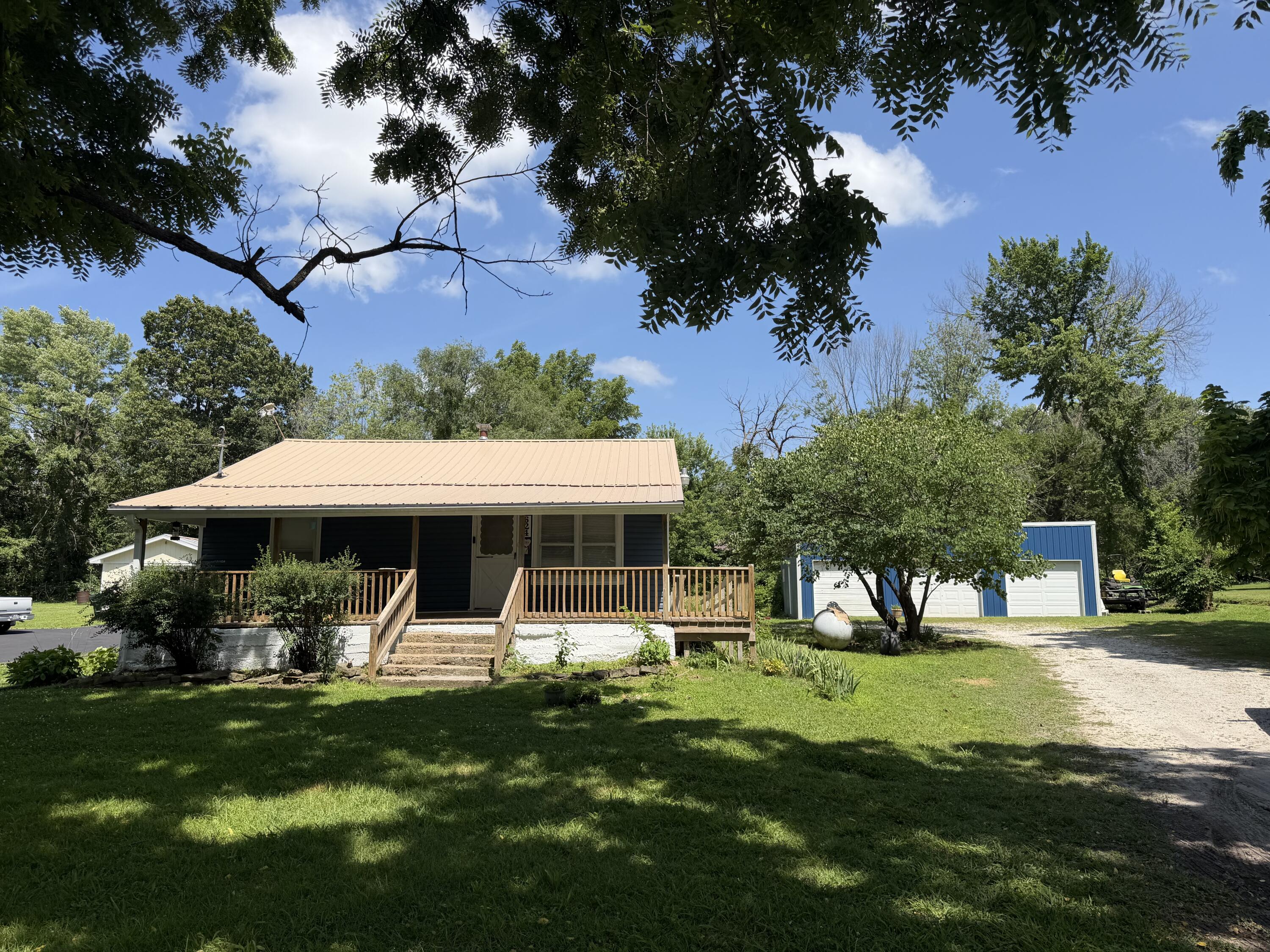 Residential for sale – 624 N Oakland Avenue Bolivar, MO