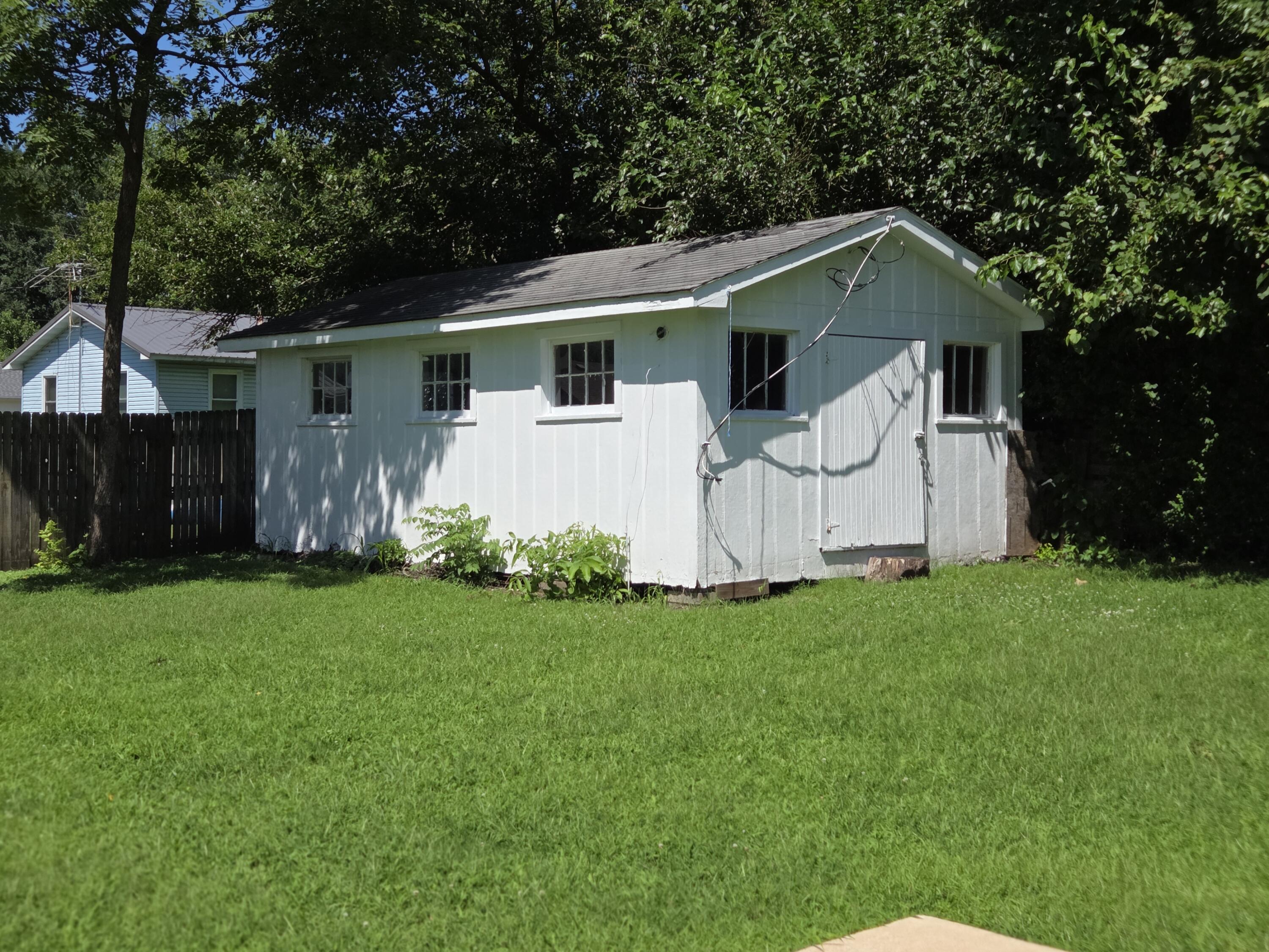 Photo 13 - Residential for sale – 701  Hooker Drive  Buffalo, MO