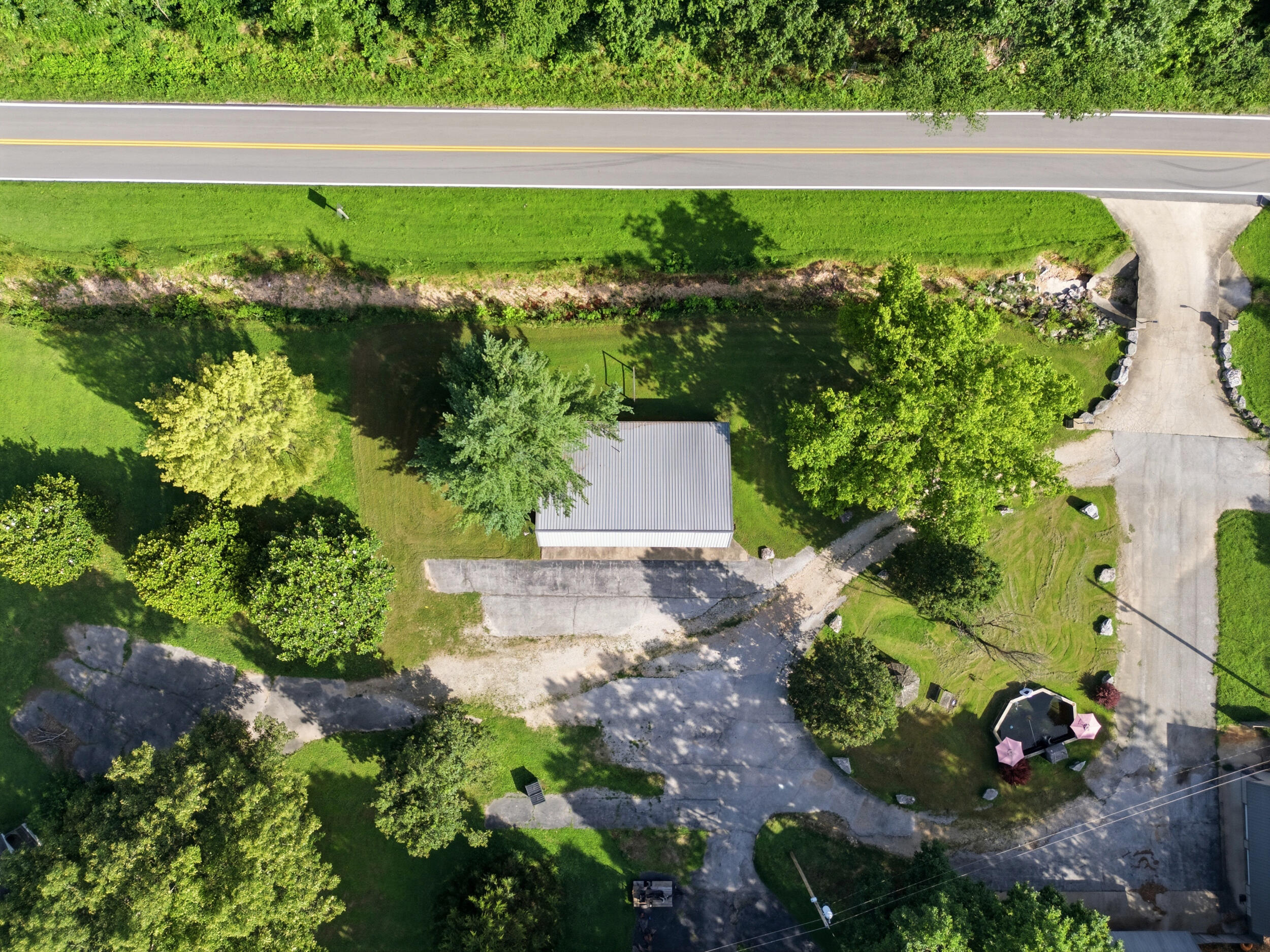 Photo 7 - Commercial Sale for sale – 32  Throneberry Trail  Anderson, MO