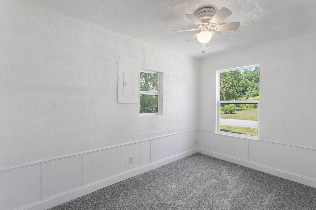Photo 14 - Residential for sale – 214 E Wilson Street  Wheaton, MO