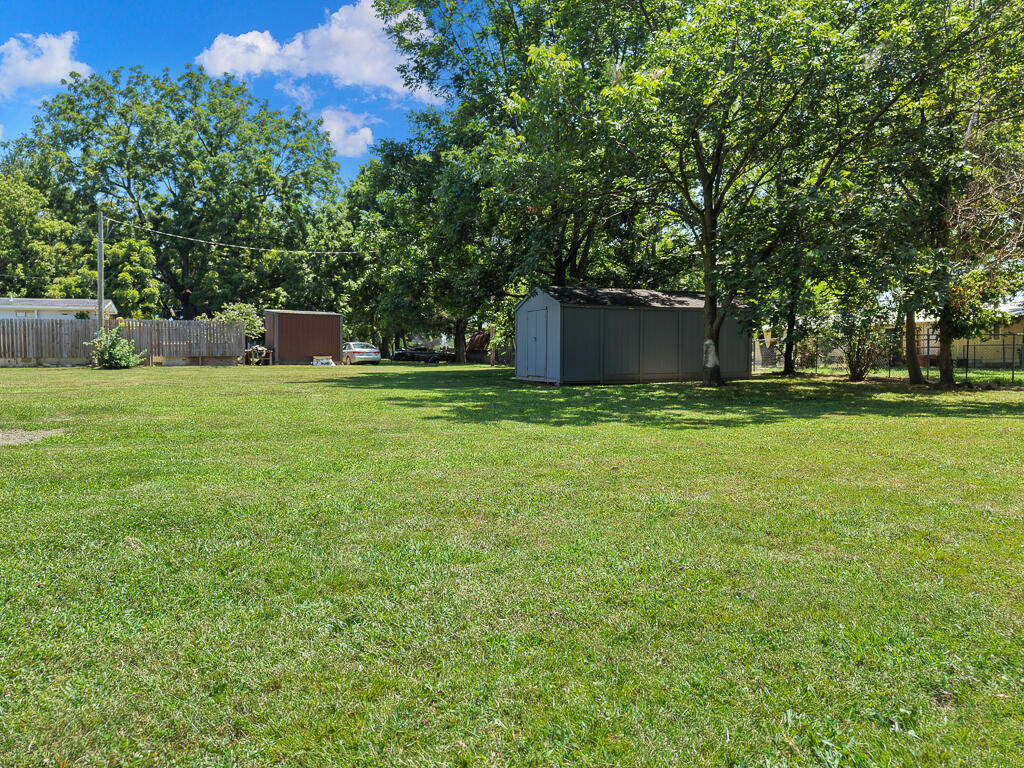 Photo 20 - Residential for sale – 214 E Wilson Street  Wheaton, MO
