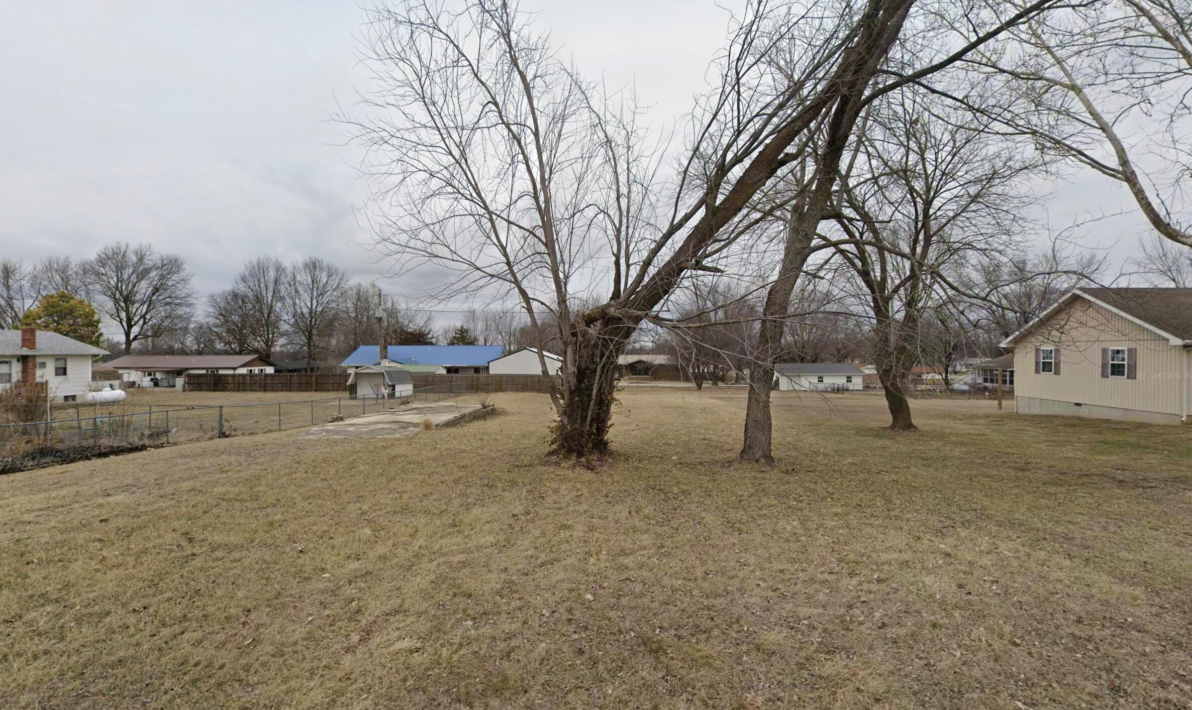 Land for sale – 1529 W Missouri Street  Buffalo, MO