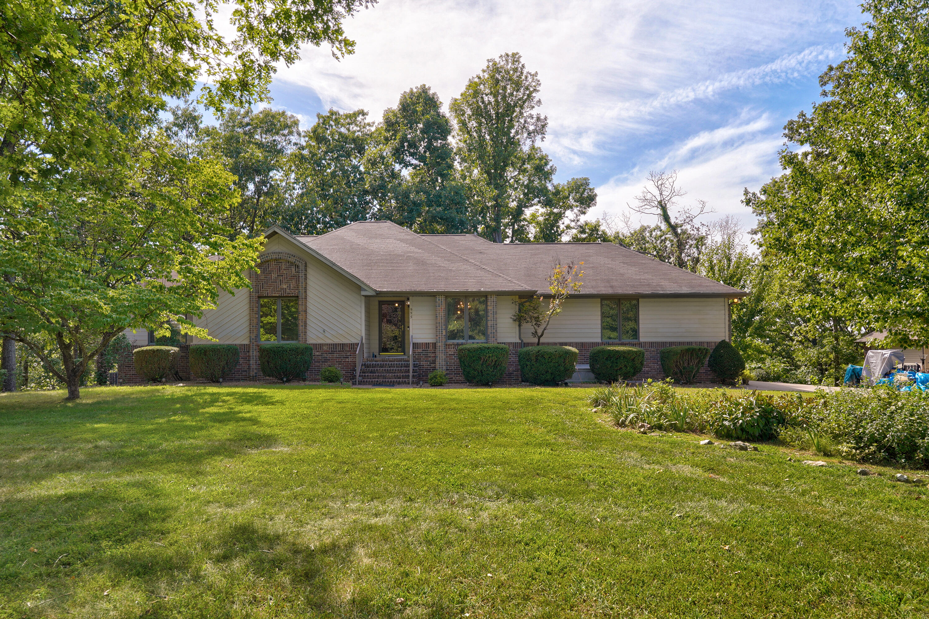 Photo 2 - Residential for sale – 995 S Stanford Drive  Rogersville, MO