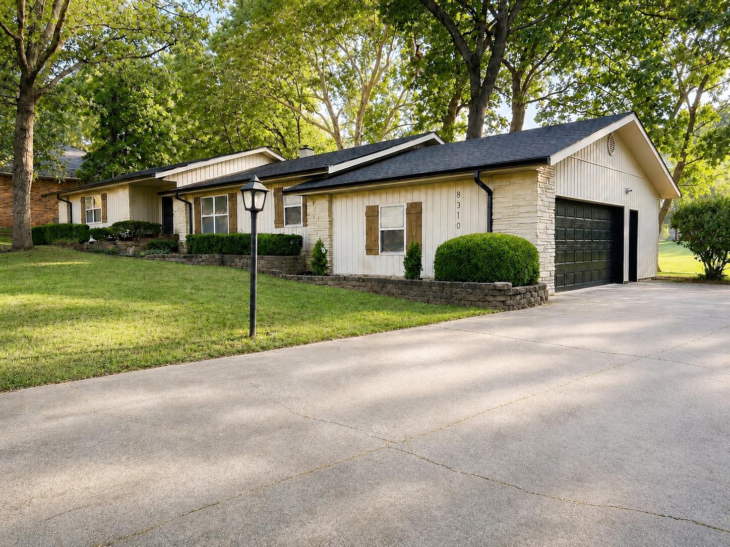 Photo 2 - Residential for sale – 8310  Interlochen Drive  Nixa, MO