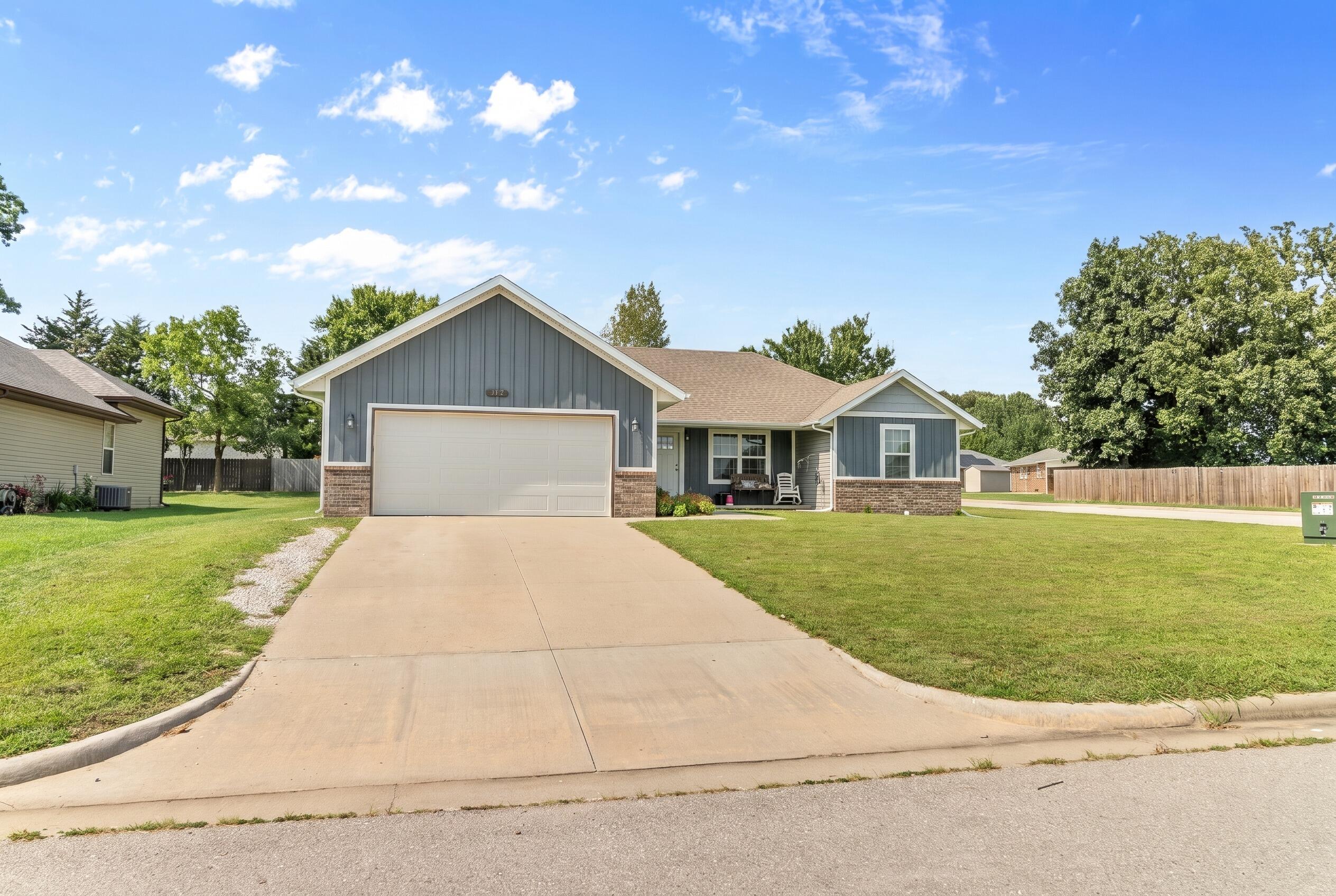 Photo 3 - Residential for sale – 115 E Seminole Street  Strafford, MO