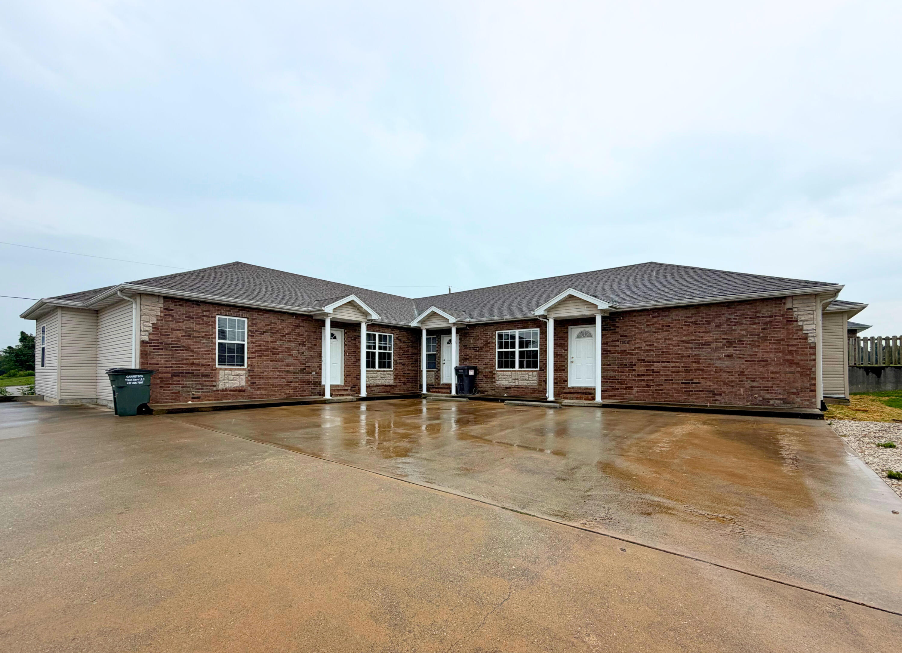 Residential Income for sale – 1860-70-80 S Pike Avenue  Bolivar, MO