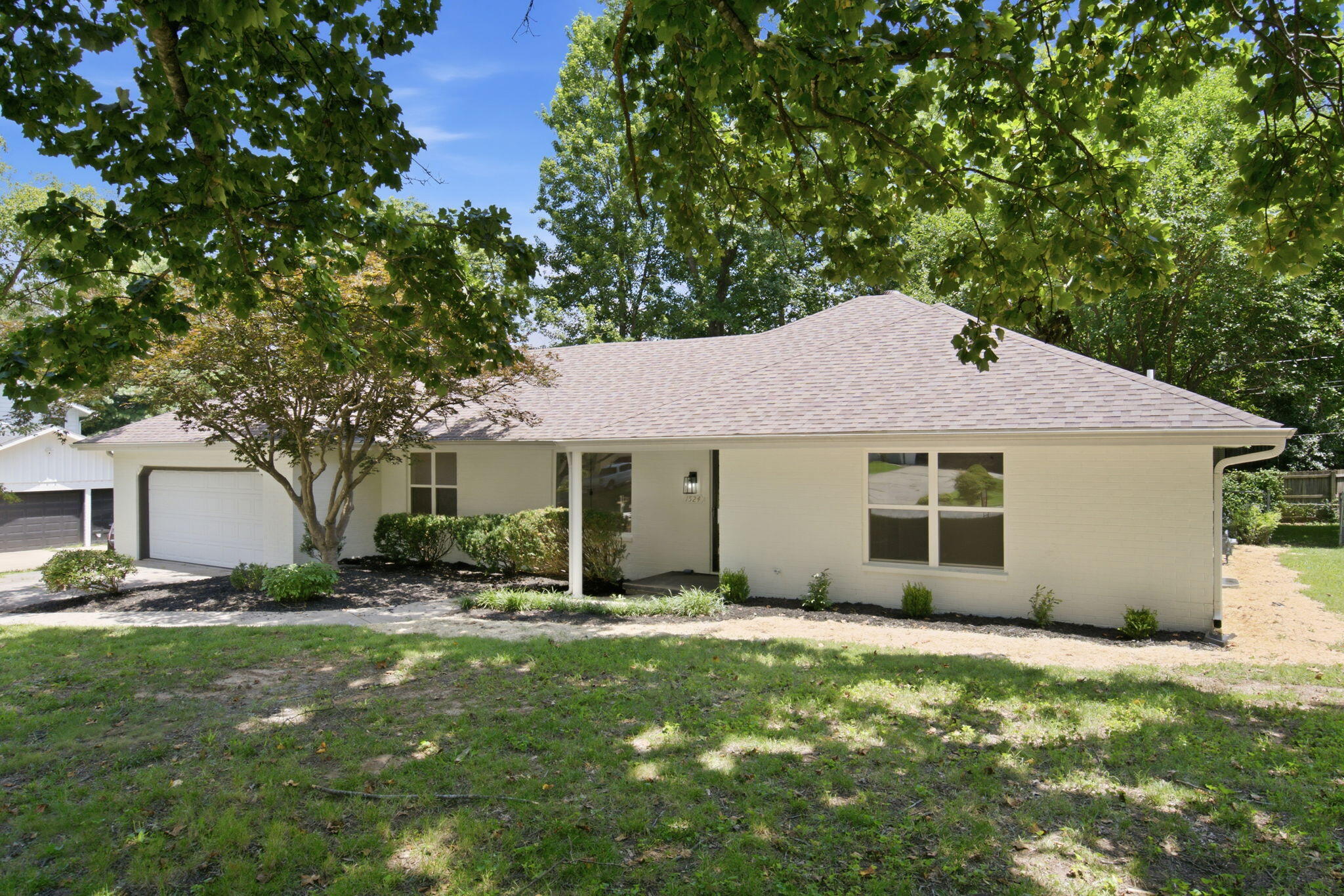 Photo 2 - Residential for sale – 1524 S Charing Avenue  Springfield, MO