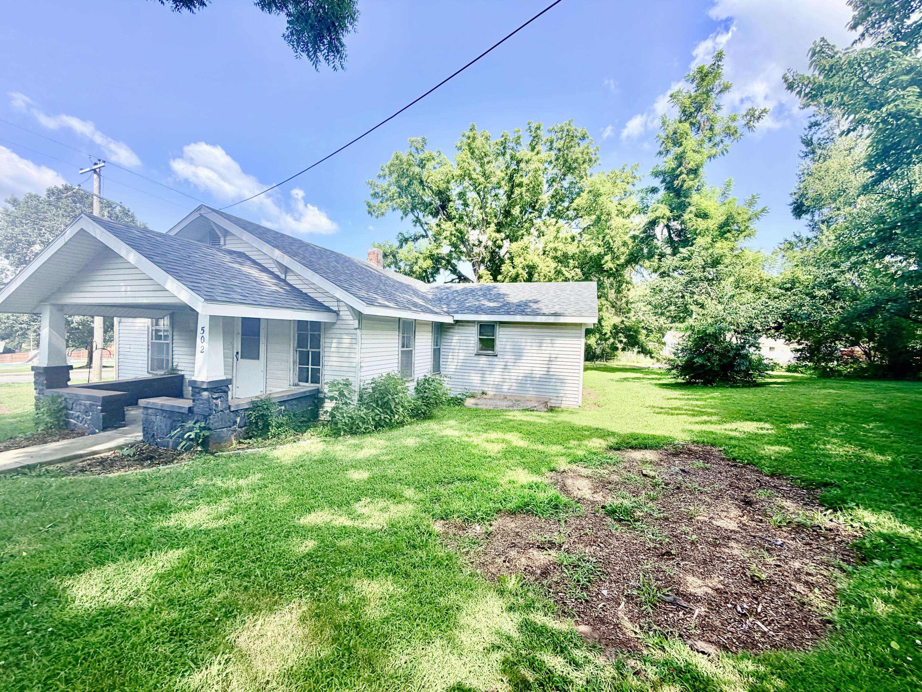 Photo 2 - Residential for sale – 502  Campbell Street  Greenfield, MO