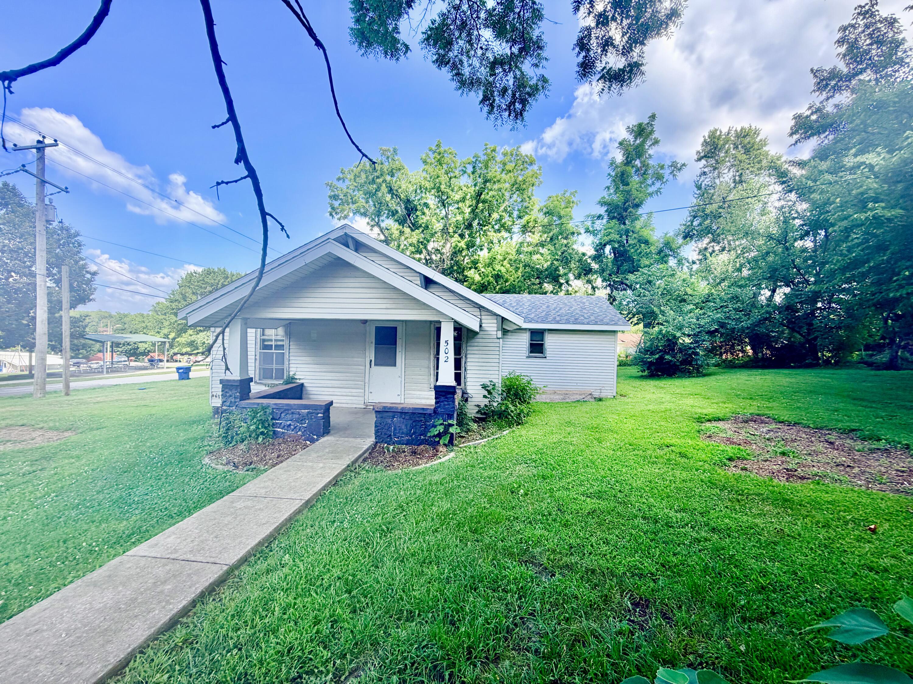 Photo 3 - Residential for sale – 502  Campbell Street  Greenfield, MO