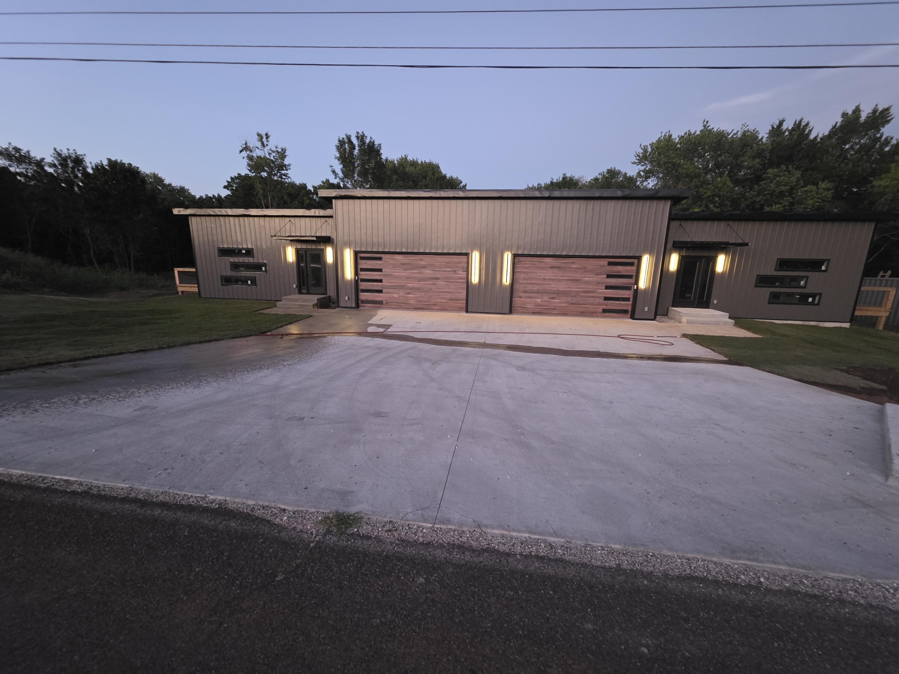 Residential for sale – 1535&1541 N Eisenhower Street  Monett, MO