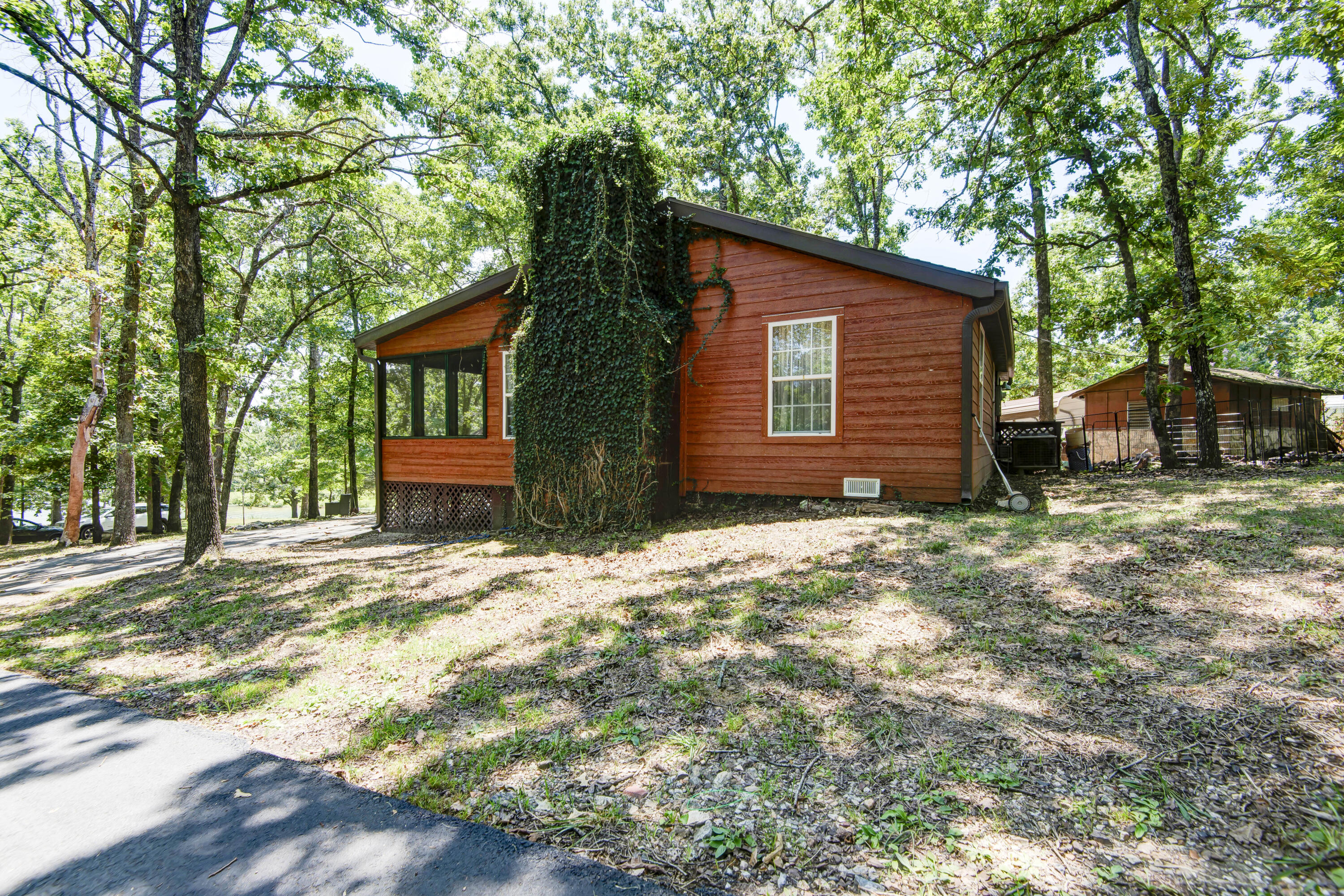 Photo 3 - Residential for sale – 363  Sportsmans Circle  Branson West, MO