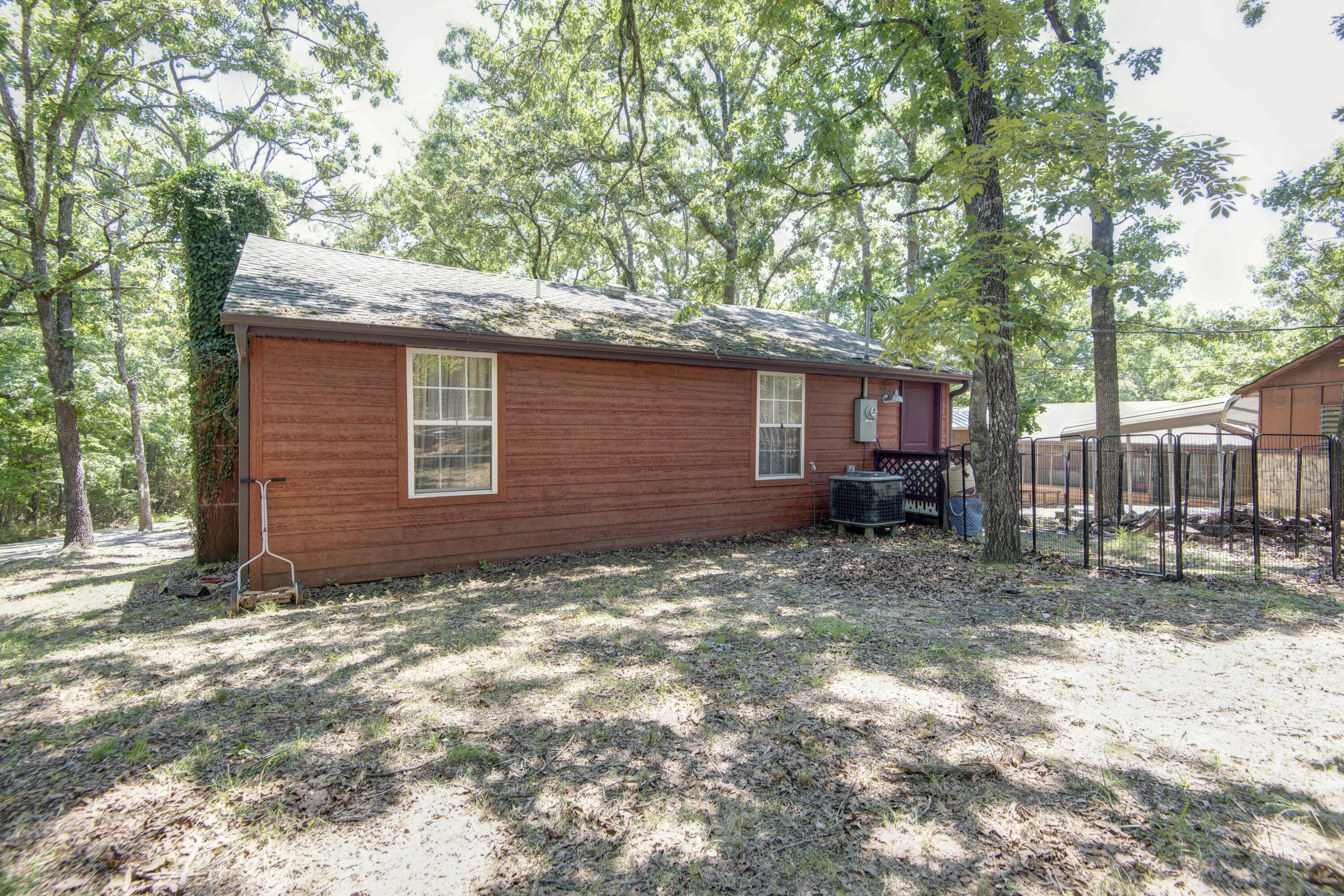 Photo 4 - Residential for sale – 363  Sportsmans Circle  Branson West, MO