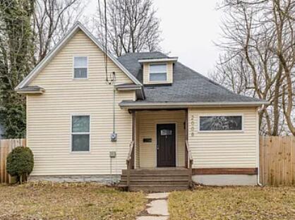 Photo 2 - Residential for sale – 2008 N Howard Avenue  Springfield, MO