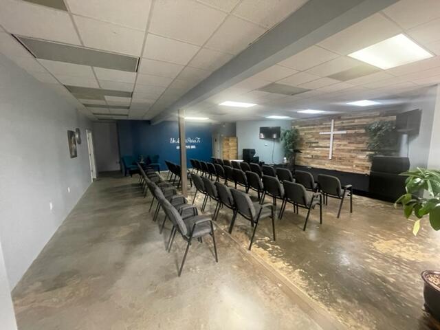 Photo 3 - Commercial Lease for sale – 3113 S Pickwick Place  Springfield, MO