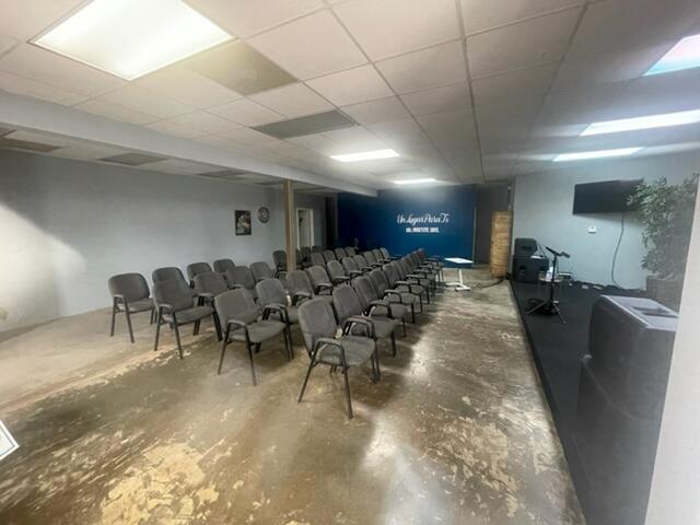 Photo 2 - Commercial Lease for sale – 3113 S Pickwick Place  Springfield, MO