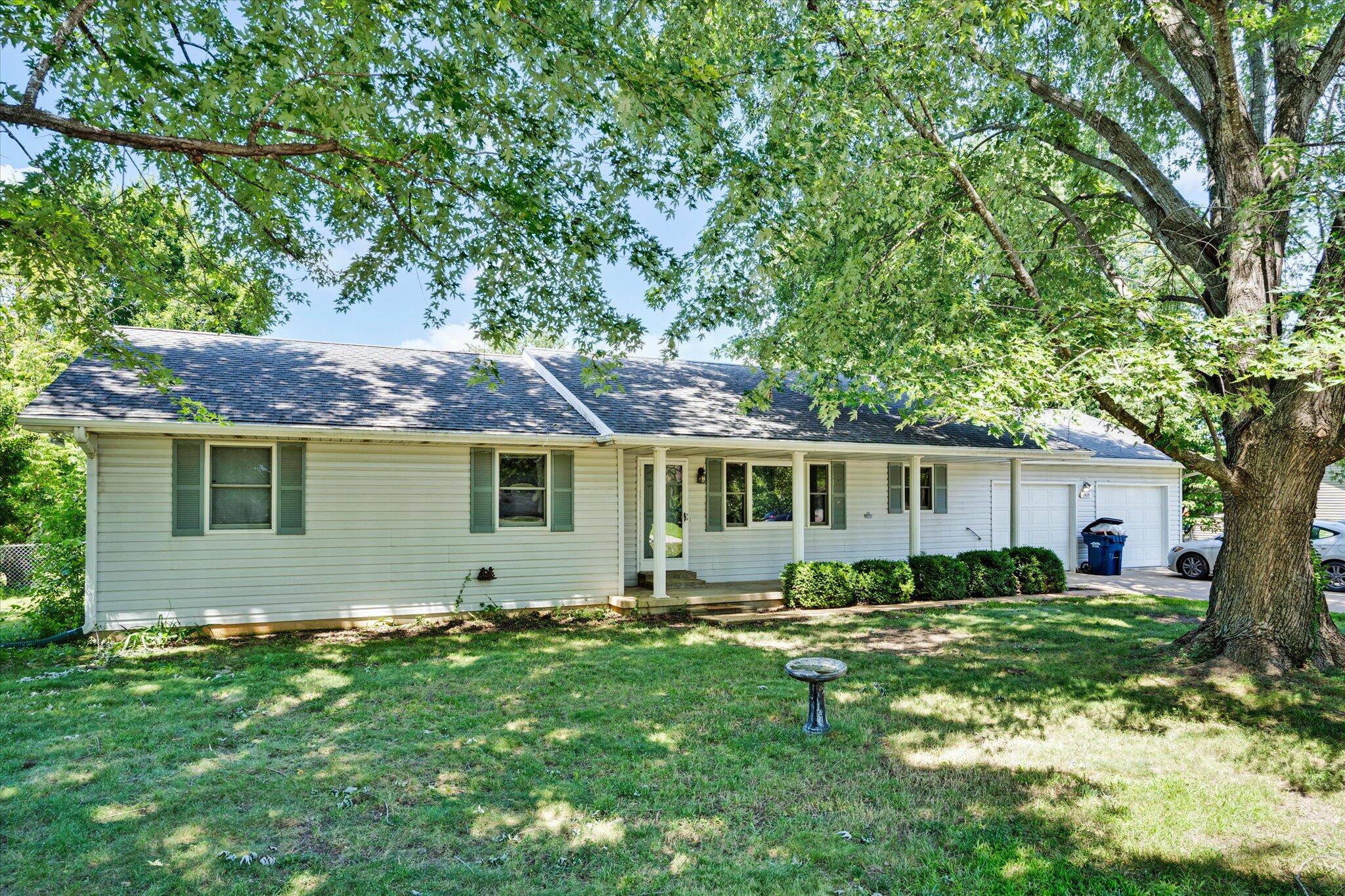 Photo 3 - Residential for sale – 1615 W Lincoln Street  Buffalo, MO