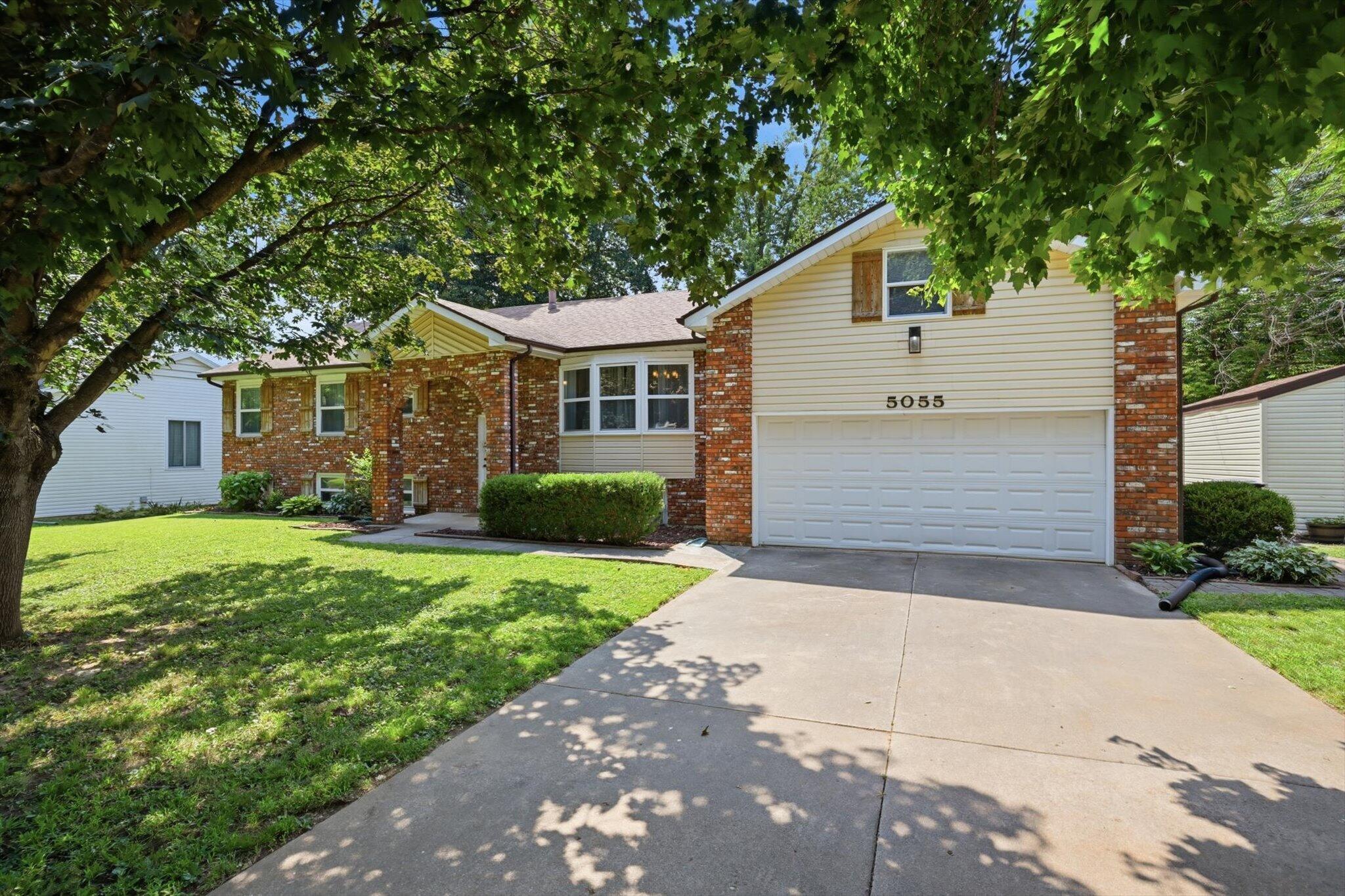 Photo 3 - Residential for sale – 5055 S Walnut Hill Road  Springfield, MO