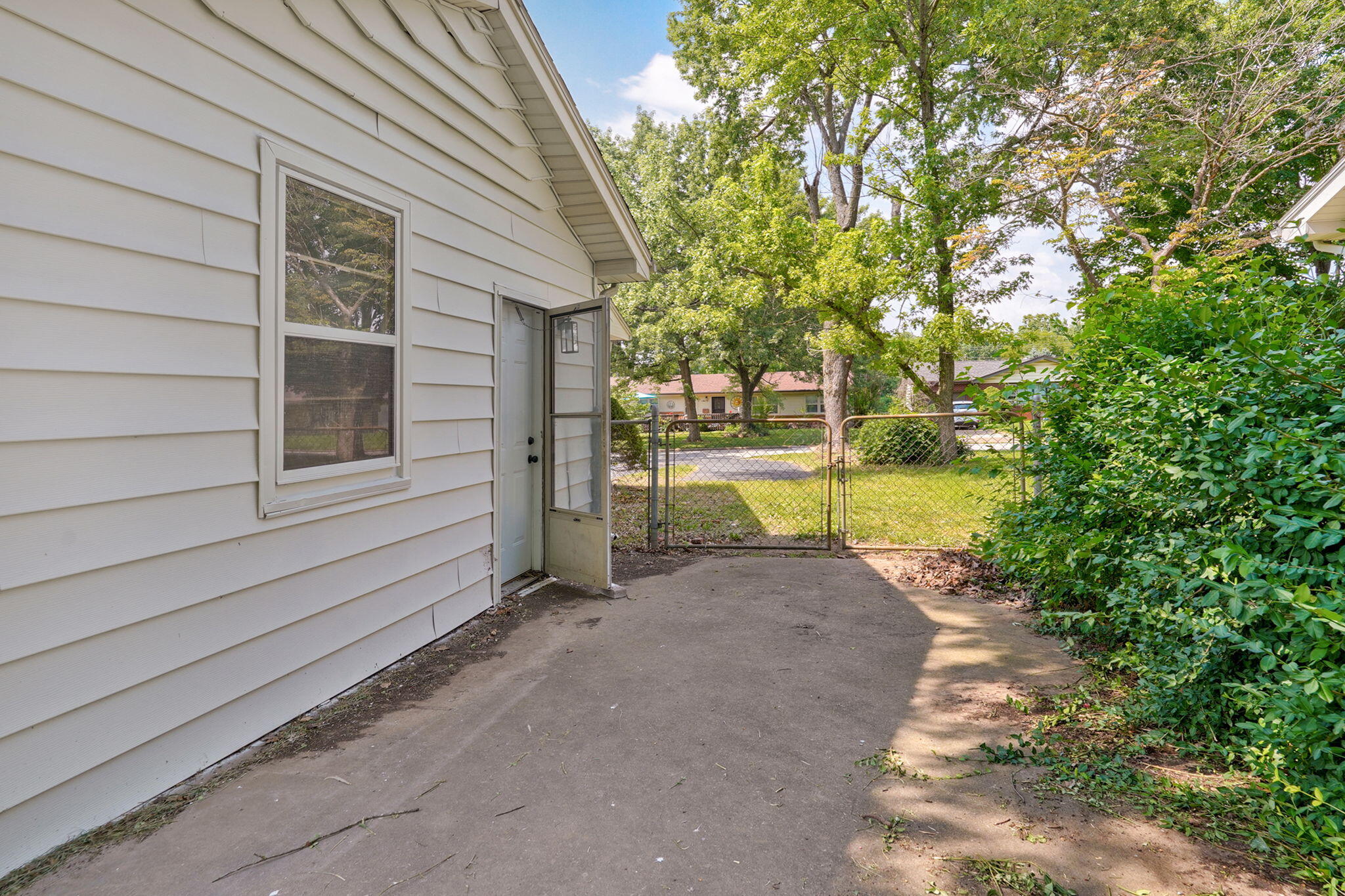 Photo 18 - Residential for sale – 1012 E Morningside Street  Springfield, MO