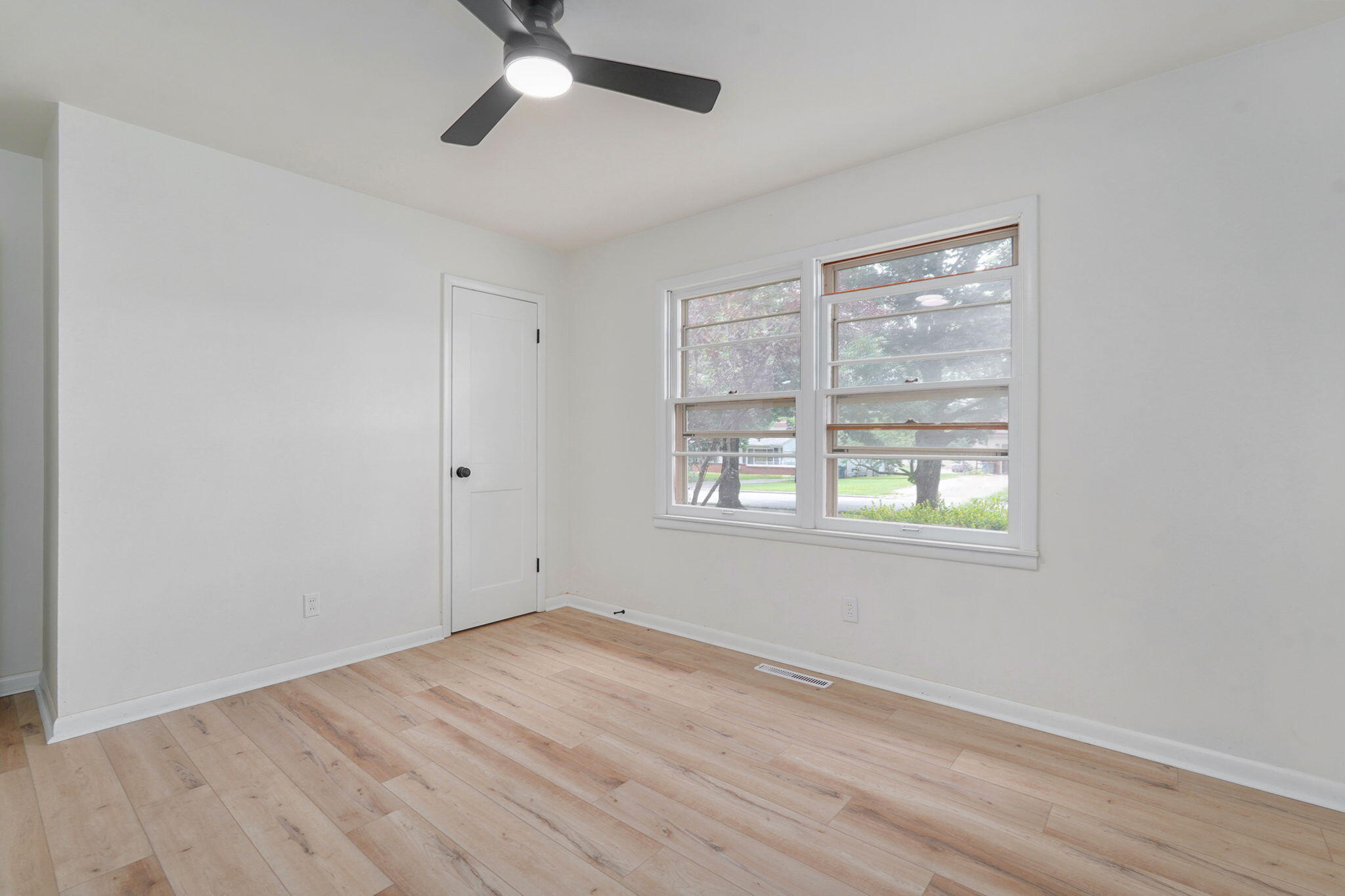 Photo 9 - Residential for sale – 1012 E Morningside Street  Springfield, MO
