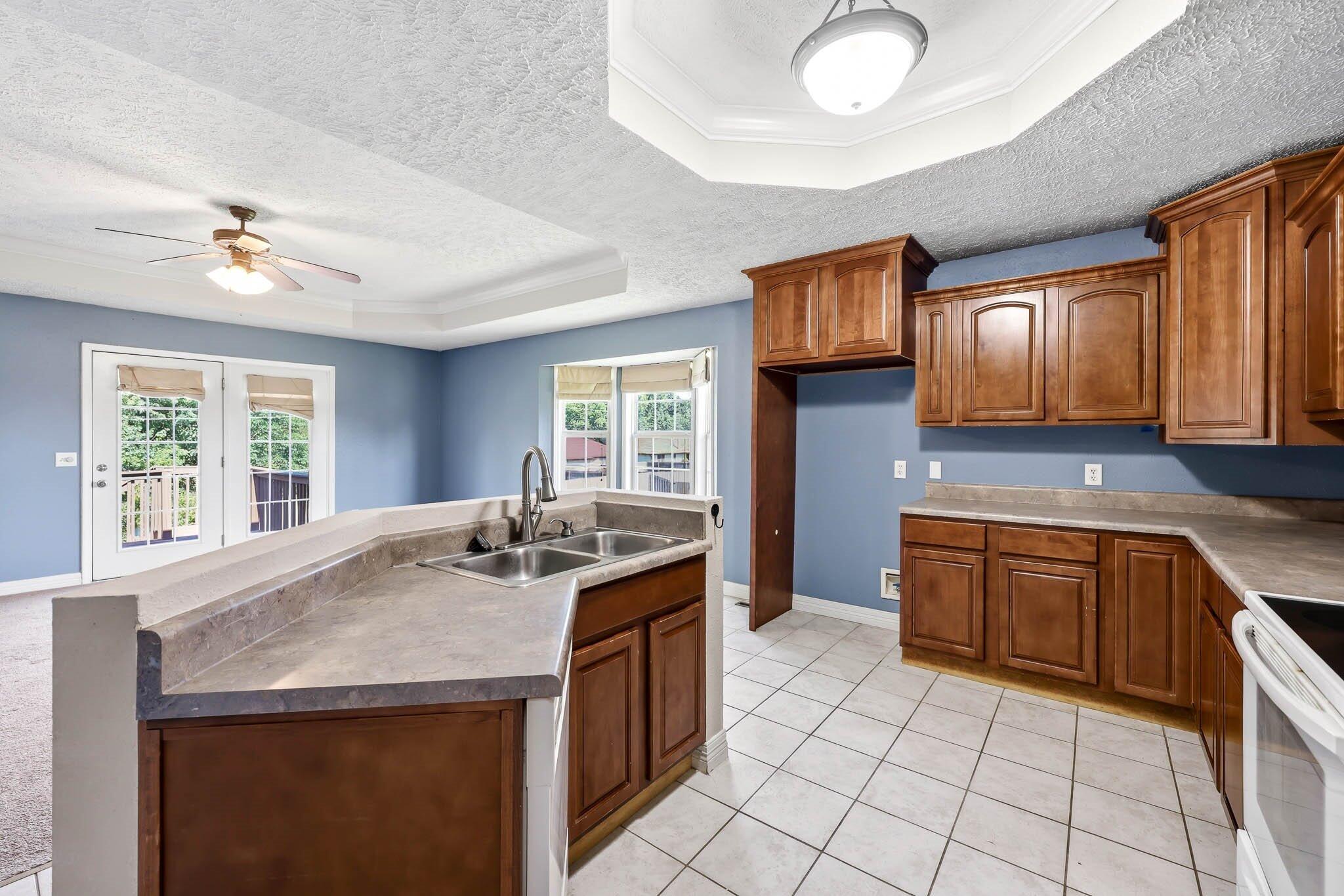 Photo 8 - Residential for sale – 5561 S Pinehurst Avenue  Springfield, MO