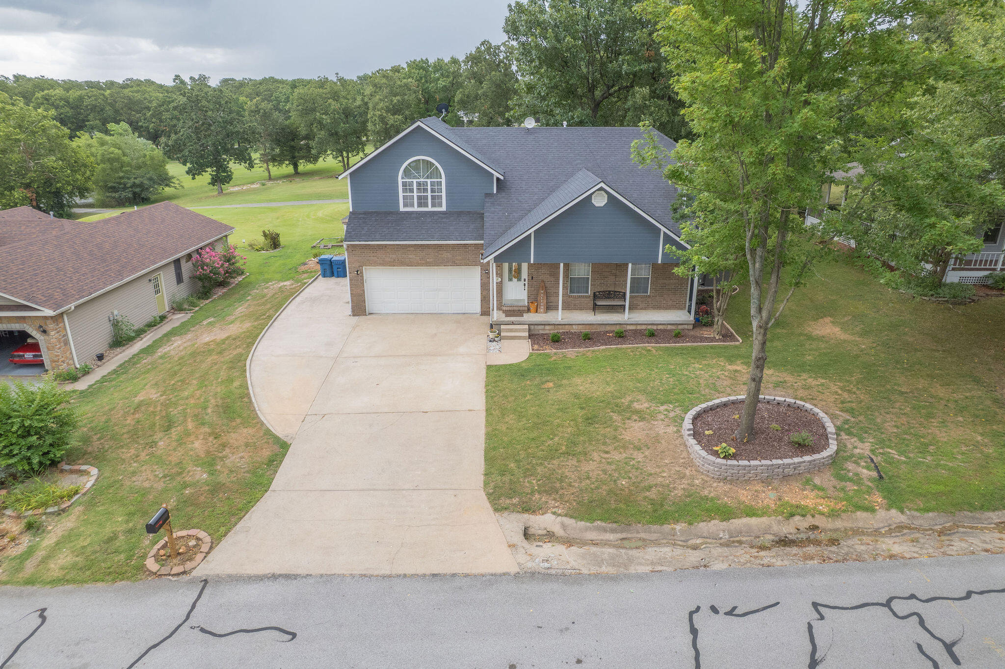 Photo 3 - Residential for sale – 212  Lakeview Lane  Carl Junction, MO
