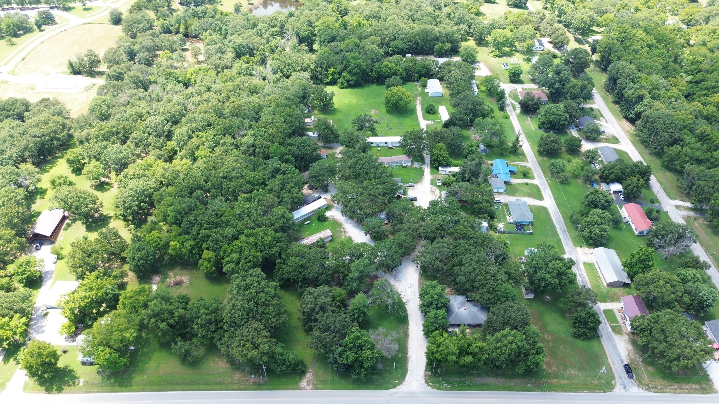 Photo 2 - Commercial Sale for sale – 910  State Highway Ww   Osceola, MO