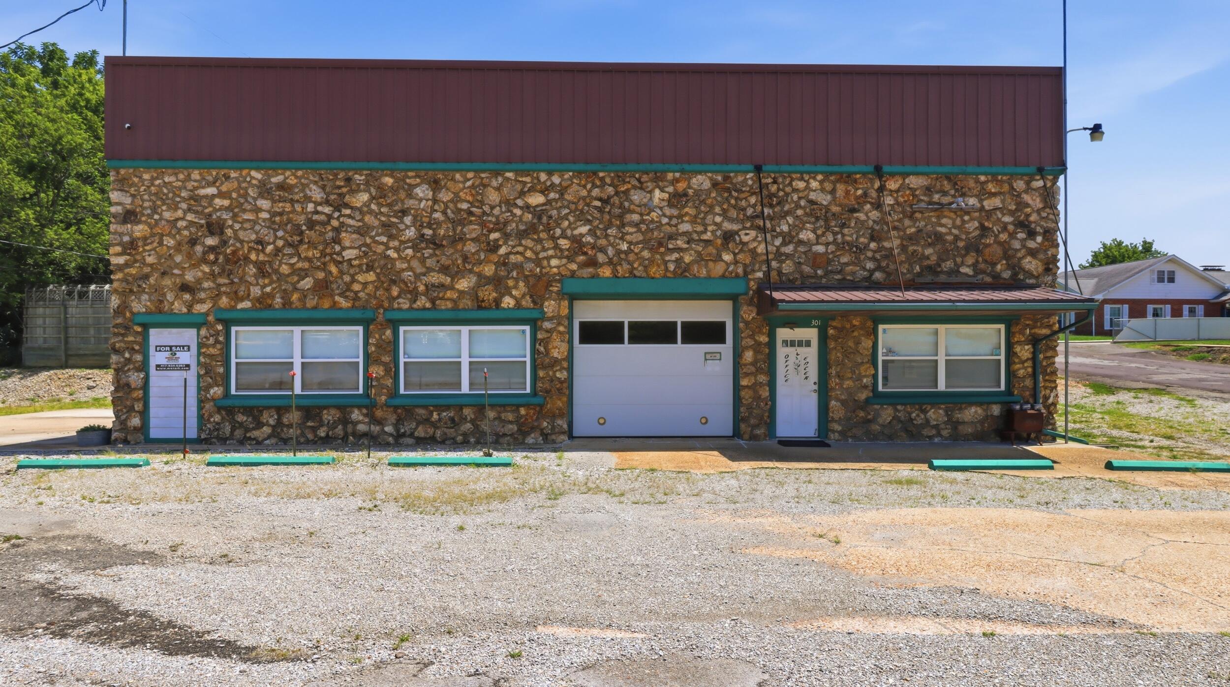 Photo 2 - Commercial Sale for sale – 301 N Elm Street  Mountain View, MO