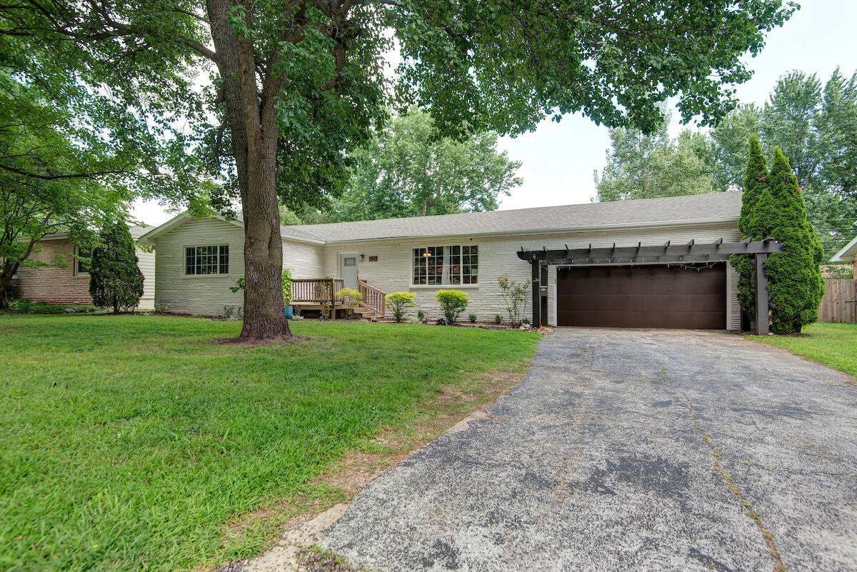 Photo 4 - Residential for sale – 1542 S Plaza Avenue  Springfield, MO