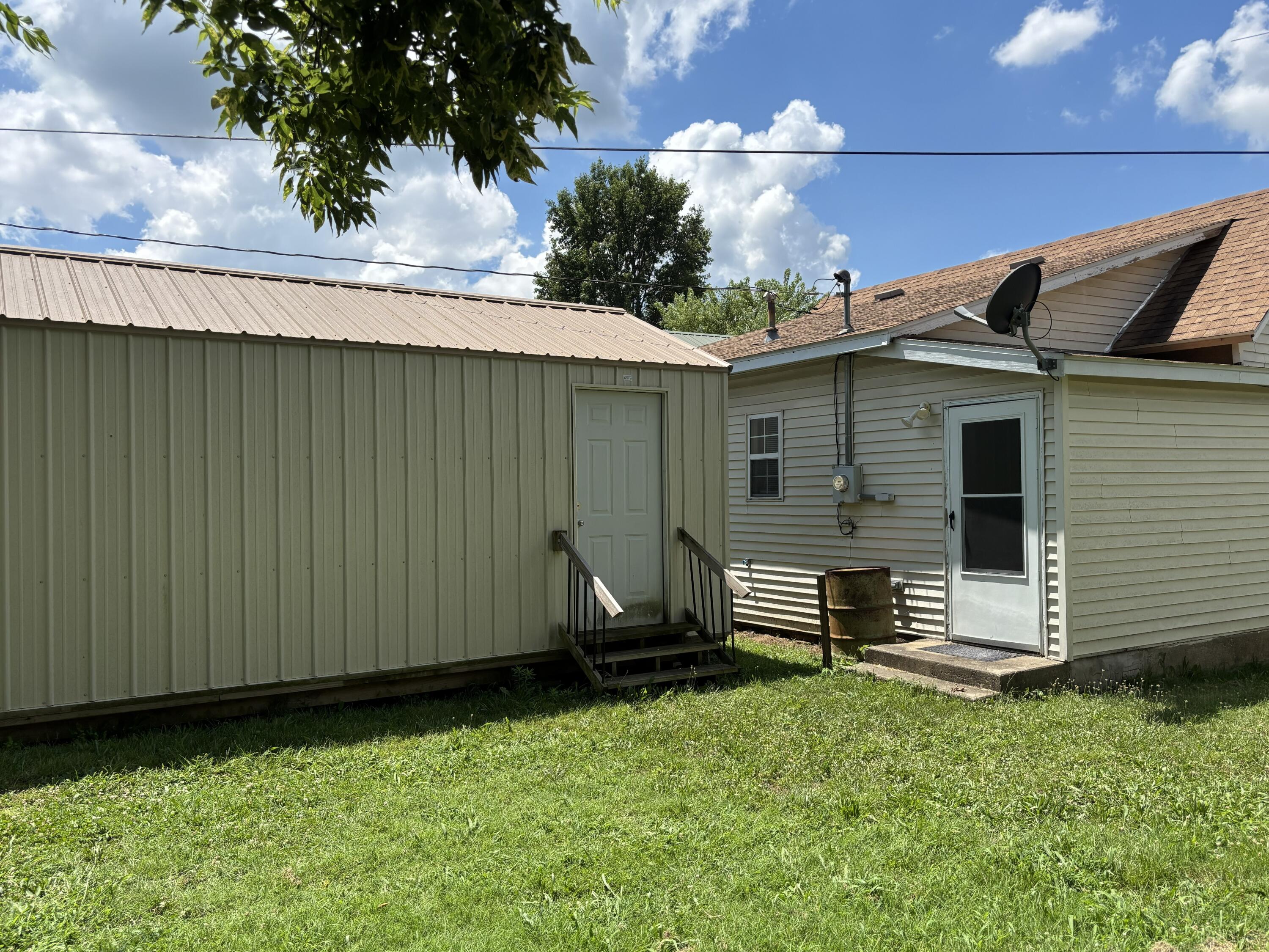 Photo 19 - Residential for sale – 507  3rd Street  Monett, MO