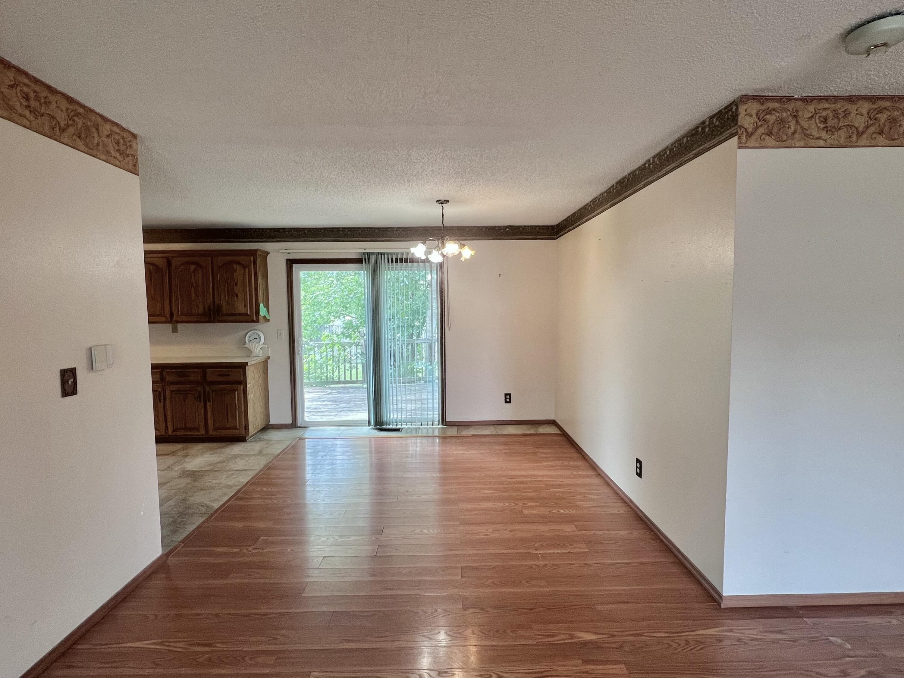 Photo 10 - Residential for sale – 1010  Rex Avenue  Joplin, MO