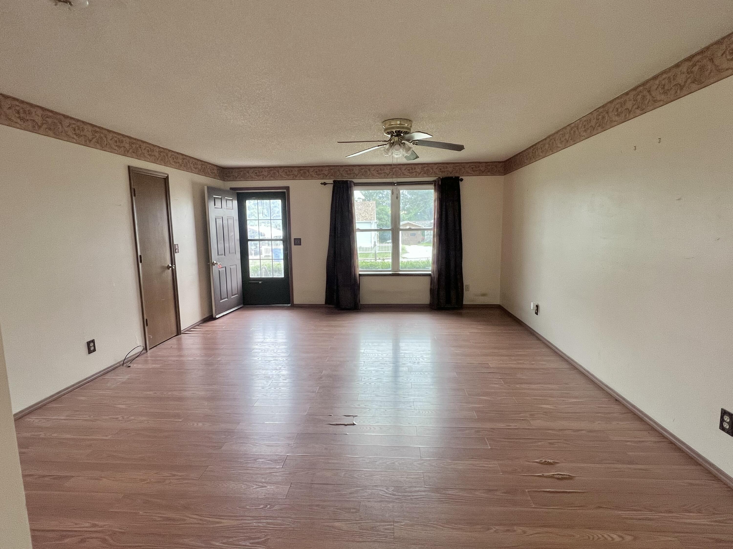 Photo 7 - Residential for sale – 1010  Rex Avenue  Joplin, MO