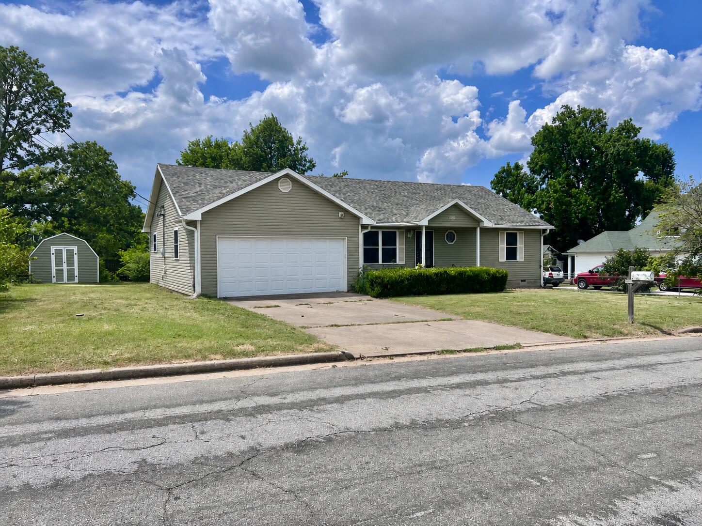 Photo 4 - Residential for sale – 1010  Rex Avenue  Joplin, MO