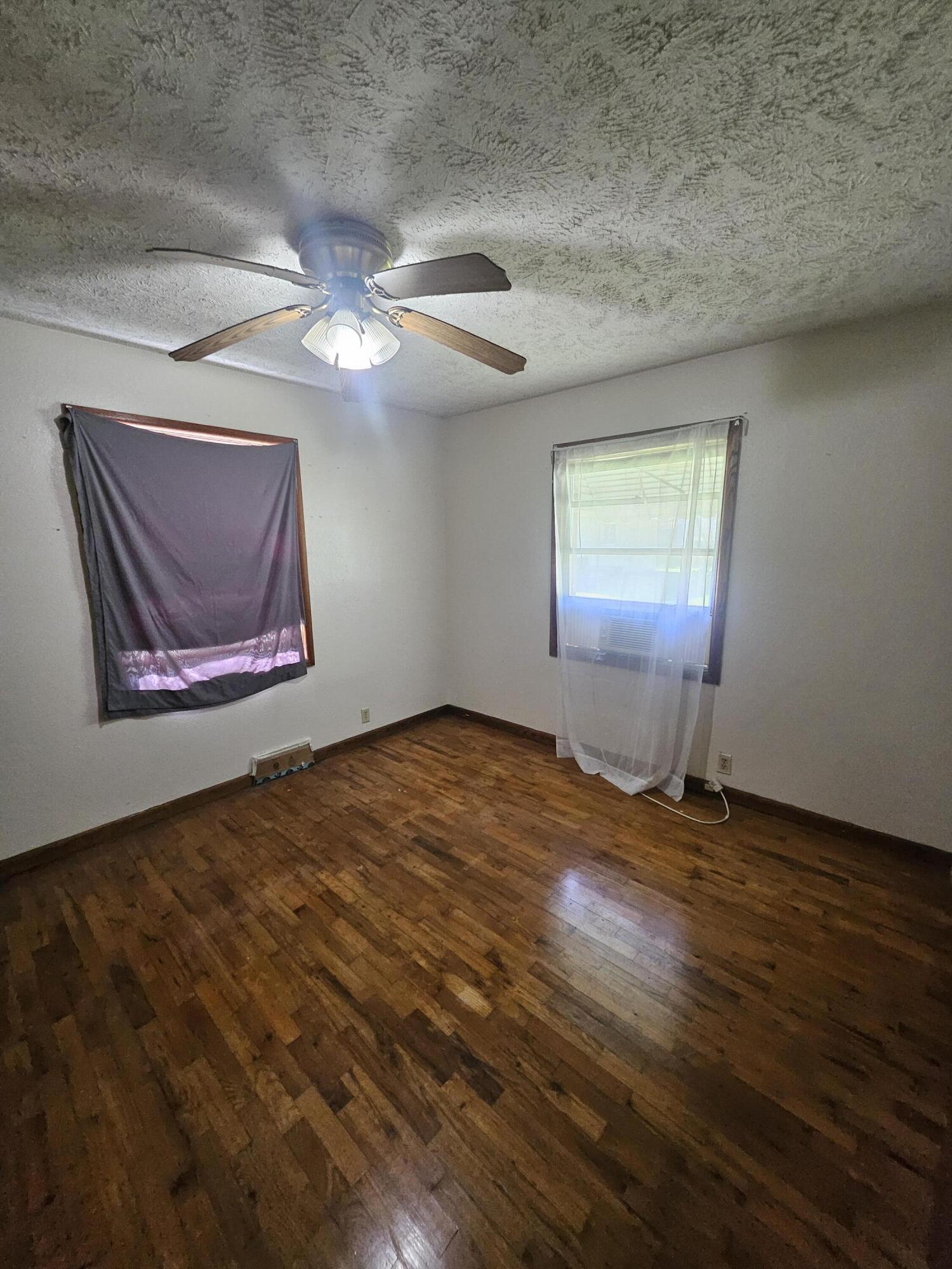 Photo 13 - Residential for sale – 443 W County Street  Monett, MO