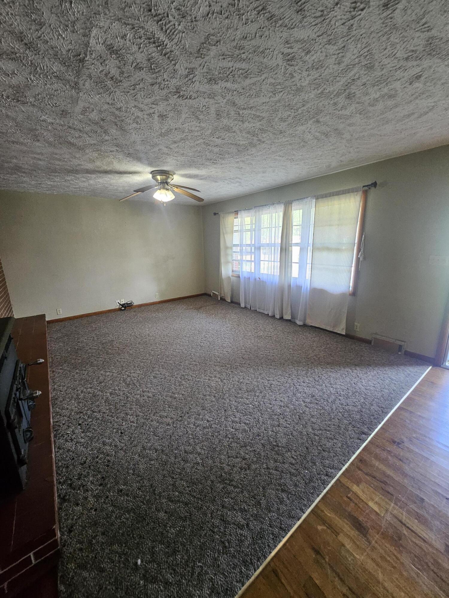 Photo 4 - Residential for sale – 443 W County Street  Monett, MO