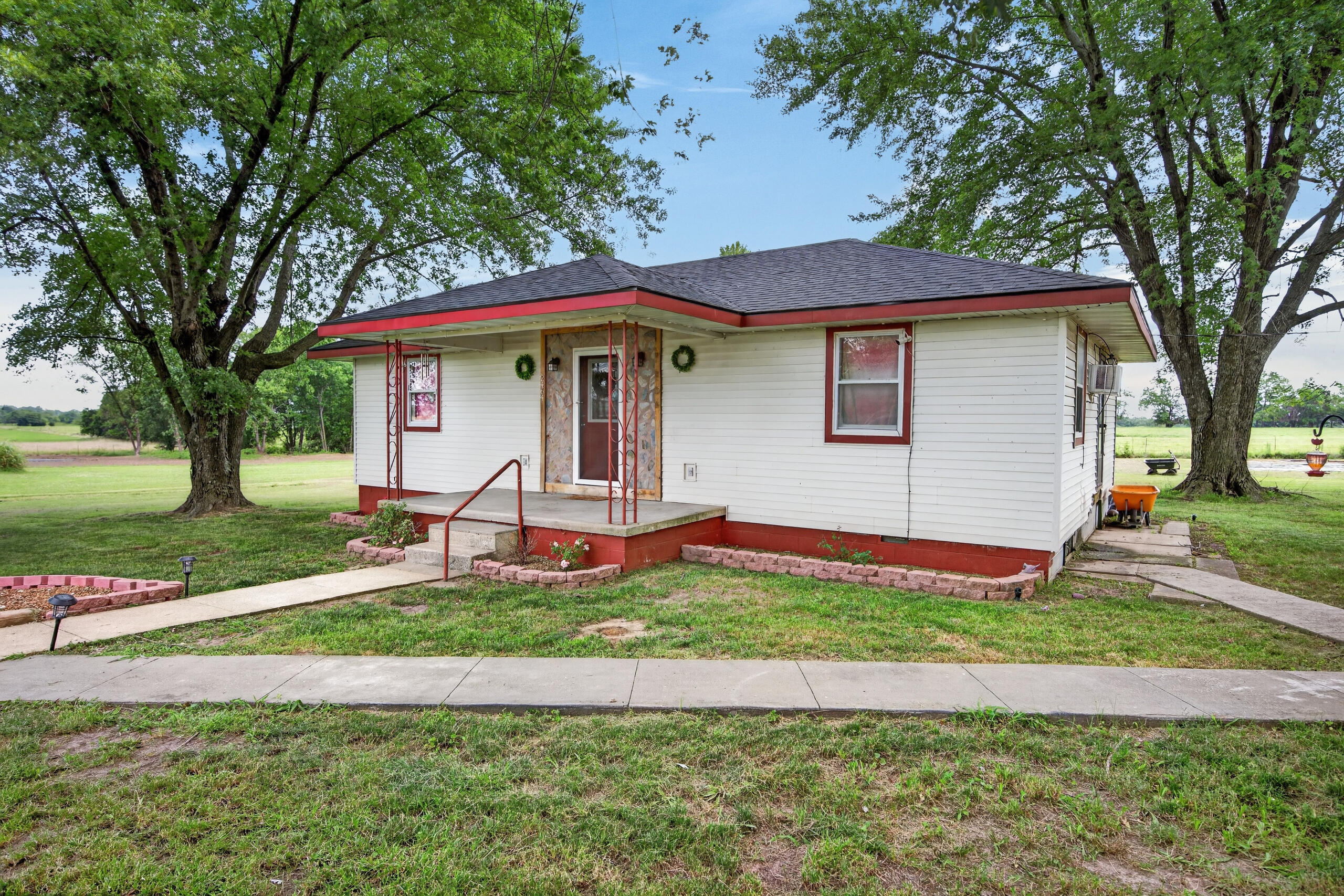 Photo 3 - Residential for sale – 2464  U.S. 65   Louisburg, MO