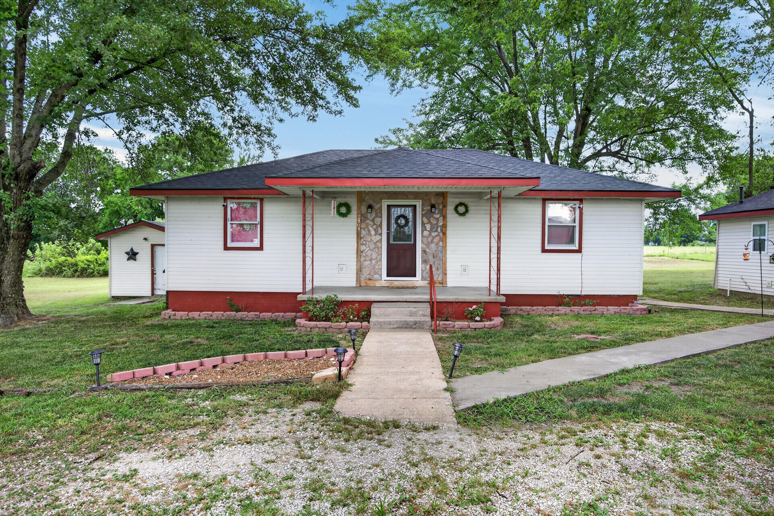 Photo 2 - Residential for sale – 2464  U.S. 65   Louisburg, MO