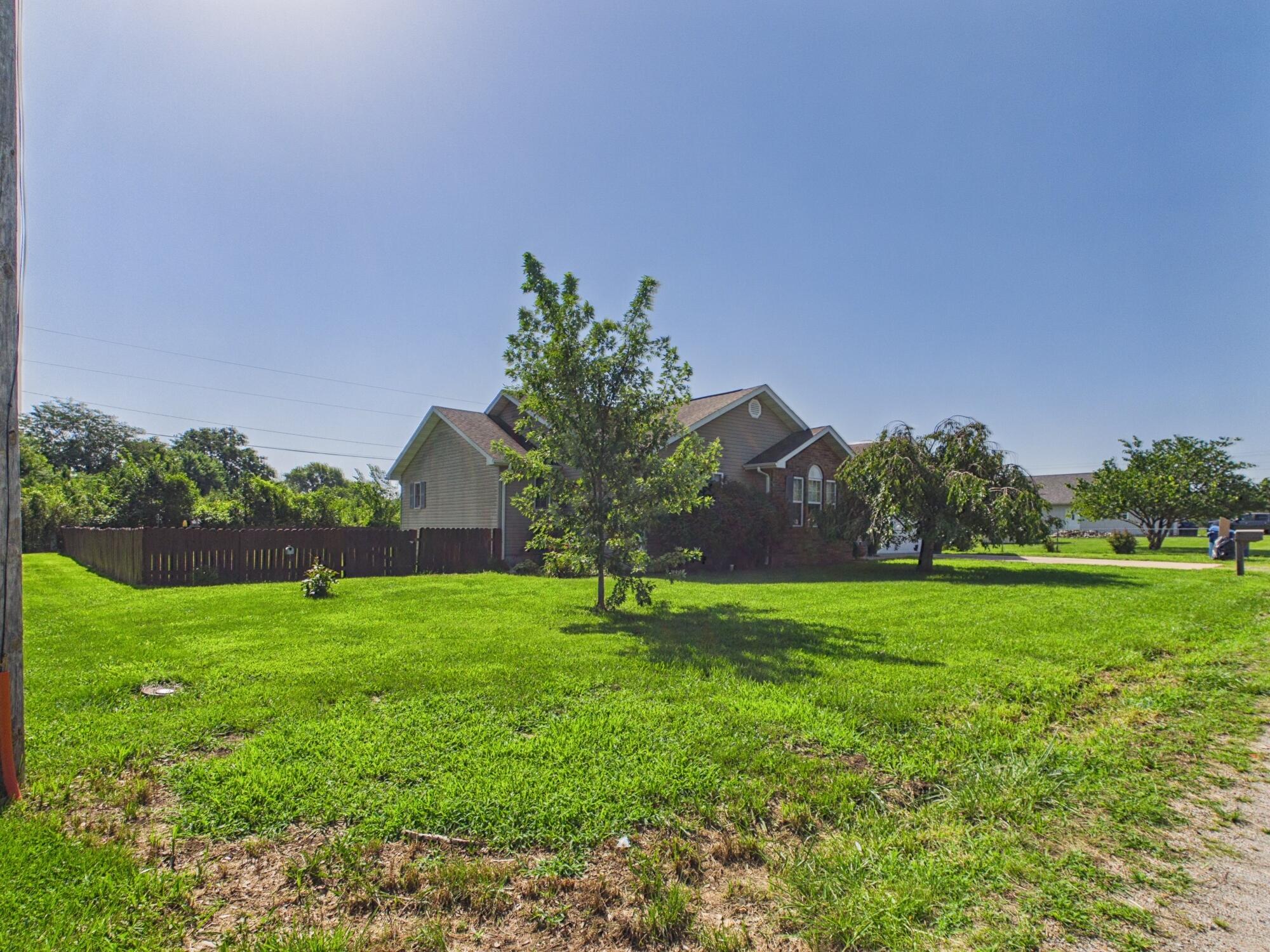 Photo 4 - Residential for sale – 106  Sugar Maple   Licking, MO