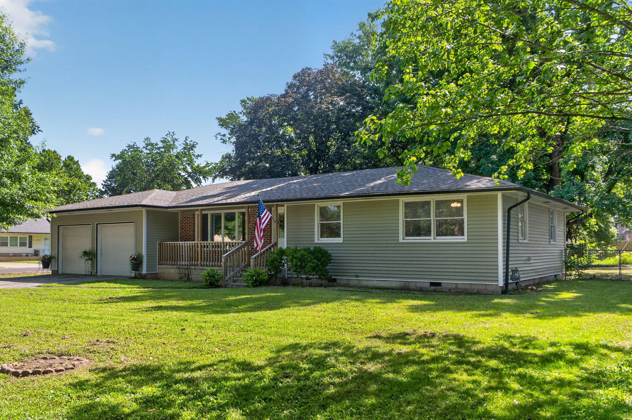 Photo 2 - Residential for sale – 515  Grand Street  Monett, MO