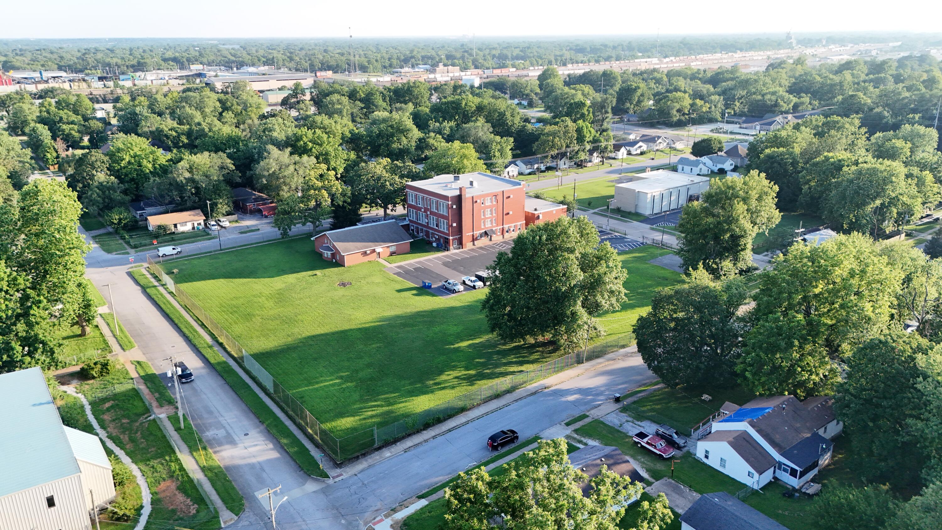 Photo 6 - Commercial Sale for sale – 1423 W Atlantic Street  Springfield, MO