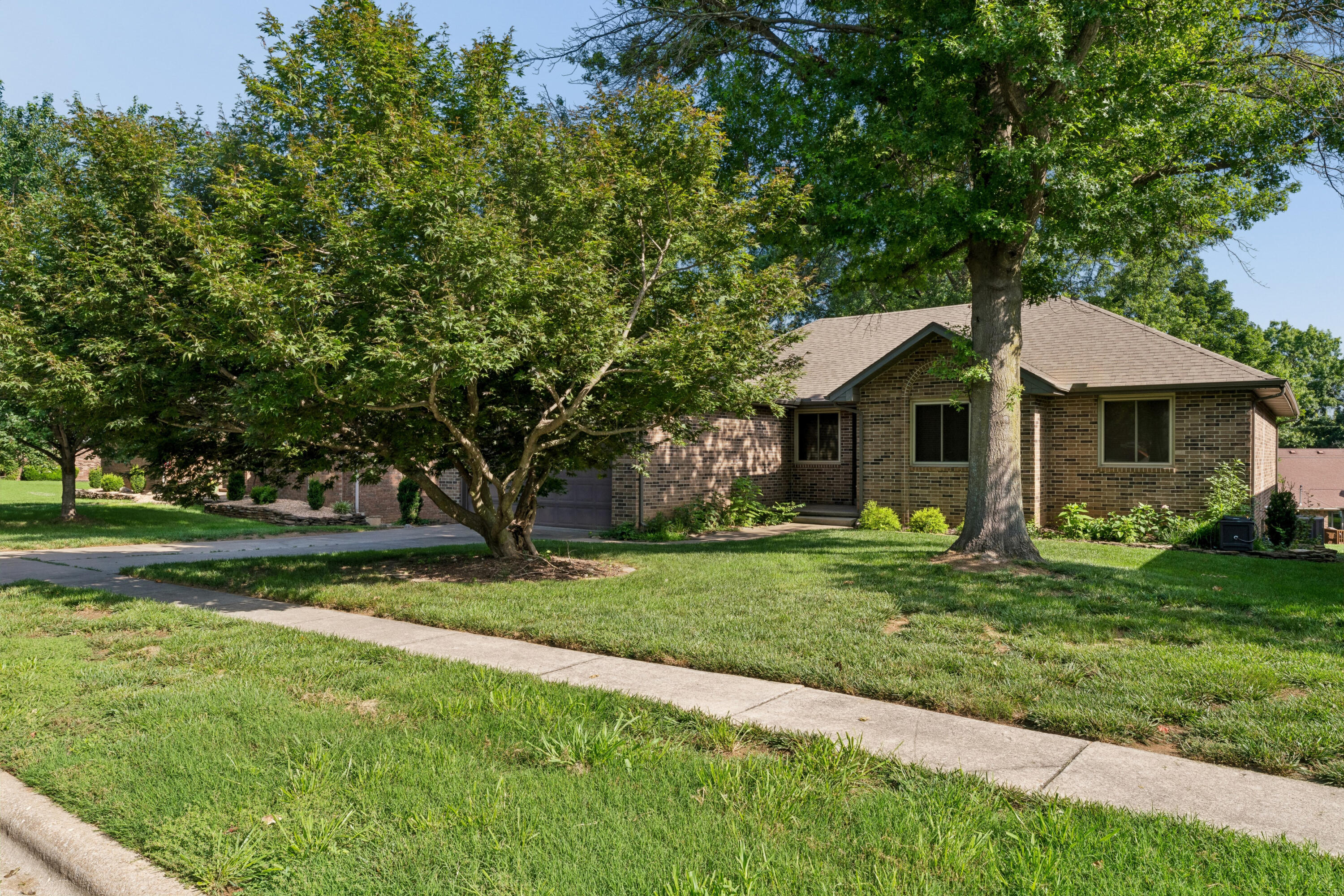 Photo 2 - Residential for sale – 4107 E Latoka Street  Springfield, MO